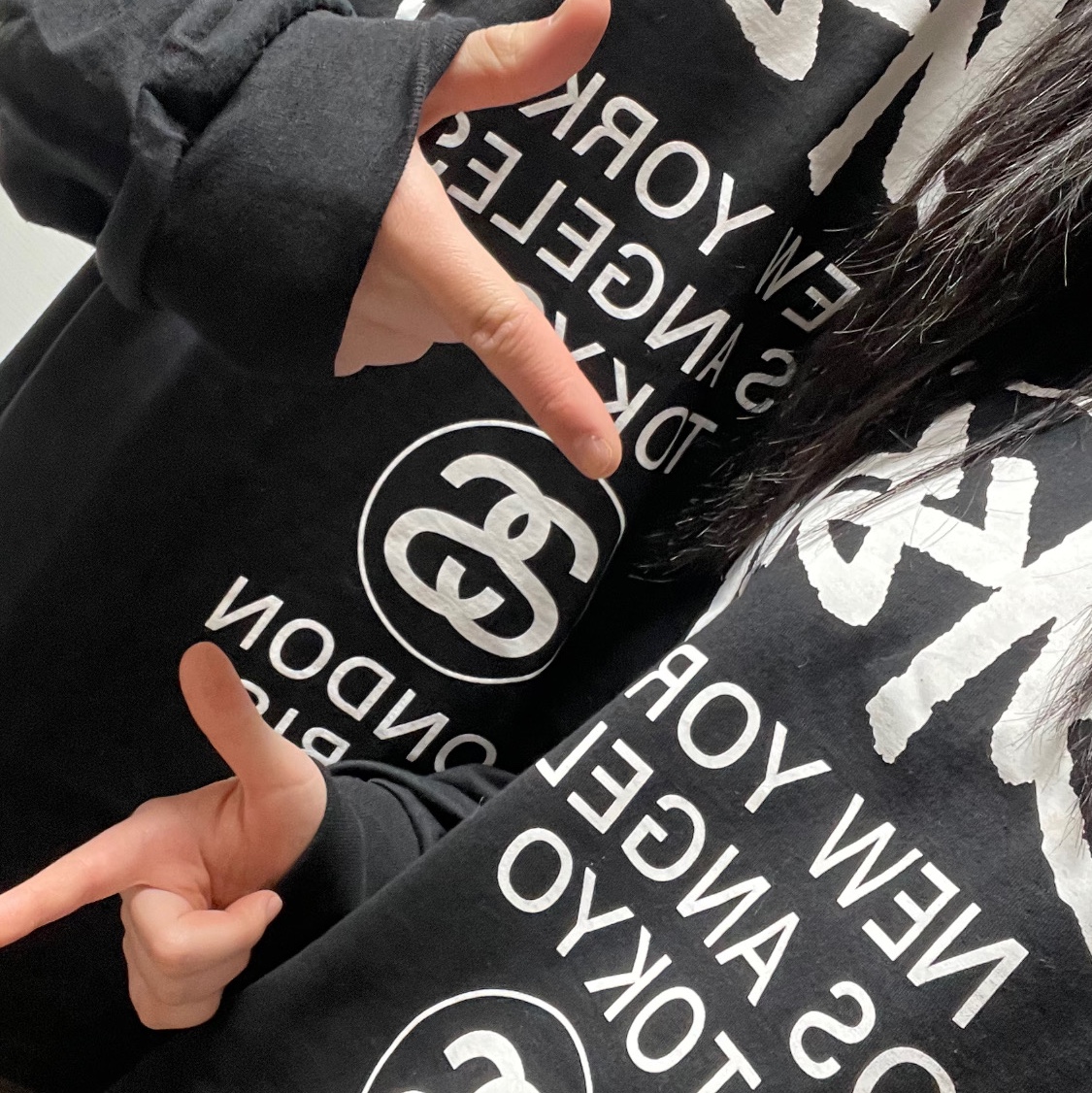 Stussy World Tour LS T-Shirt Black 2023 착용 스타일