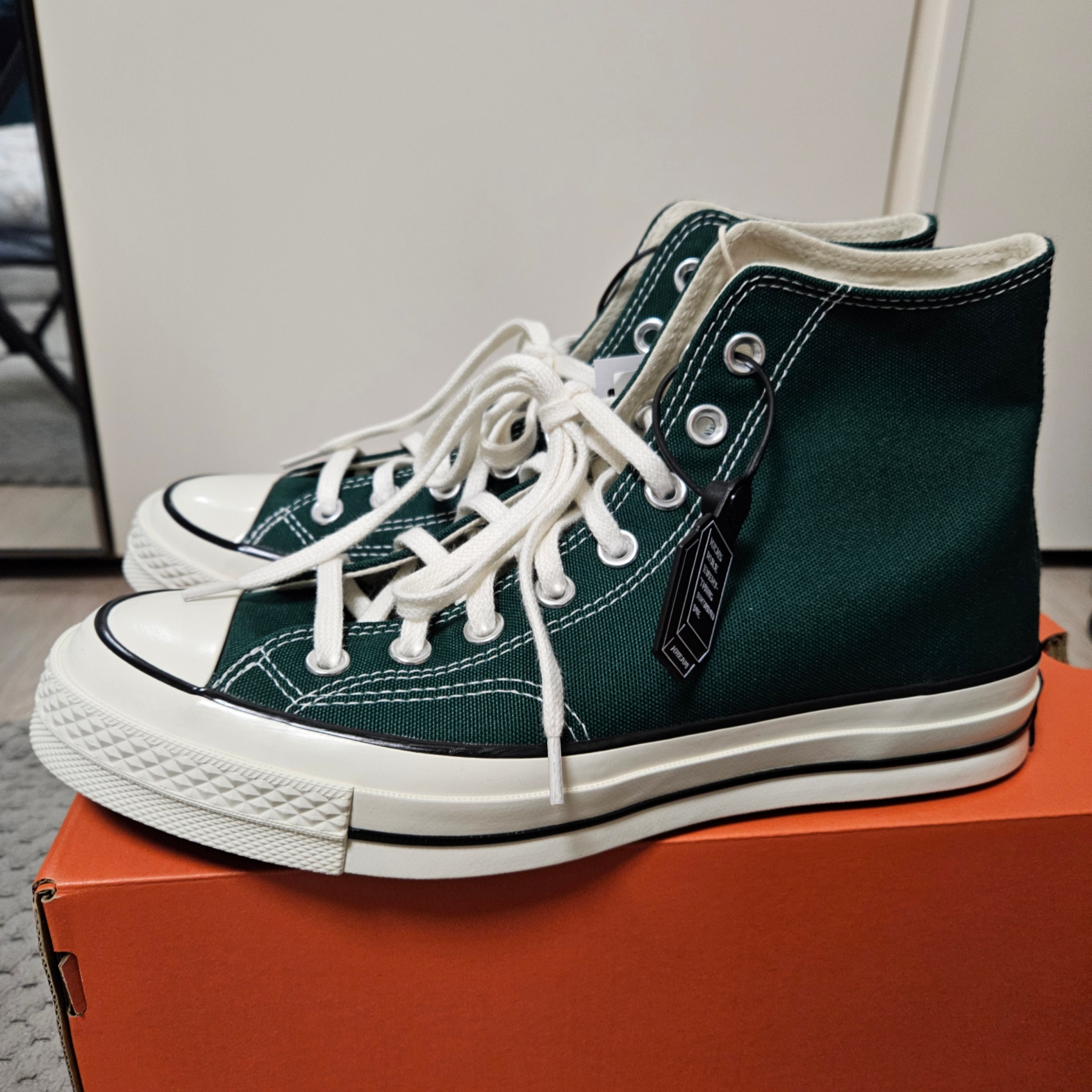 Converse Chuck 70 High Midnight Clover 착용 스타일 - 2
