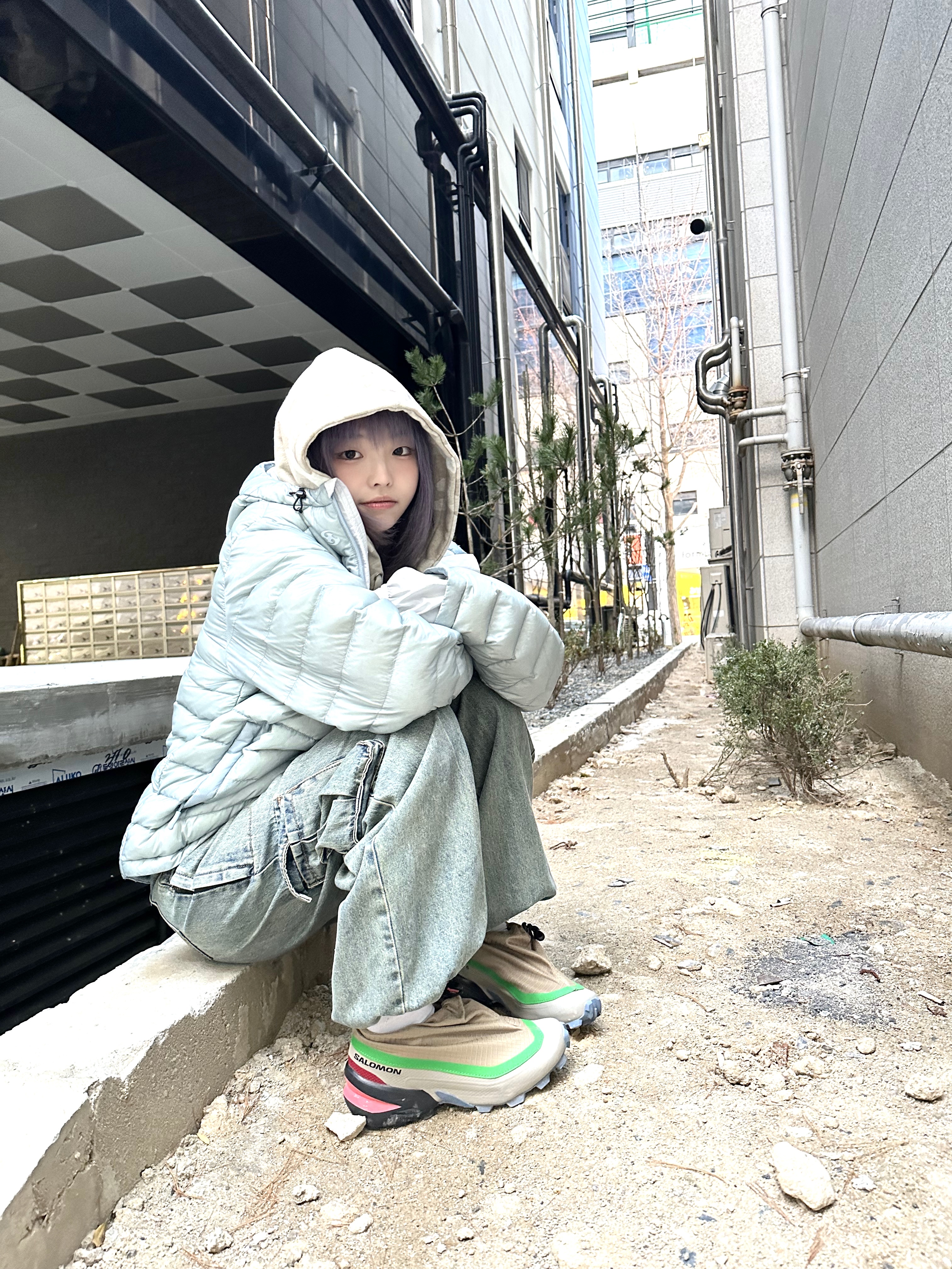 Sansan Gear Suffix Puffer Jacket Sky Blue - 23FW, Salomon x MM6 Maison Margiela Cross Low Kelp Vintage Khaki 착용 스타일 - 4