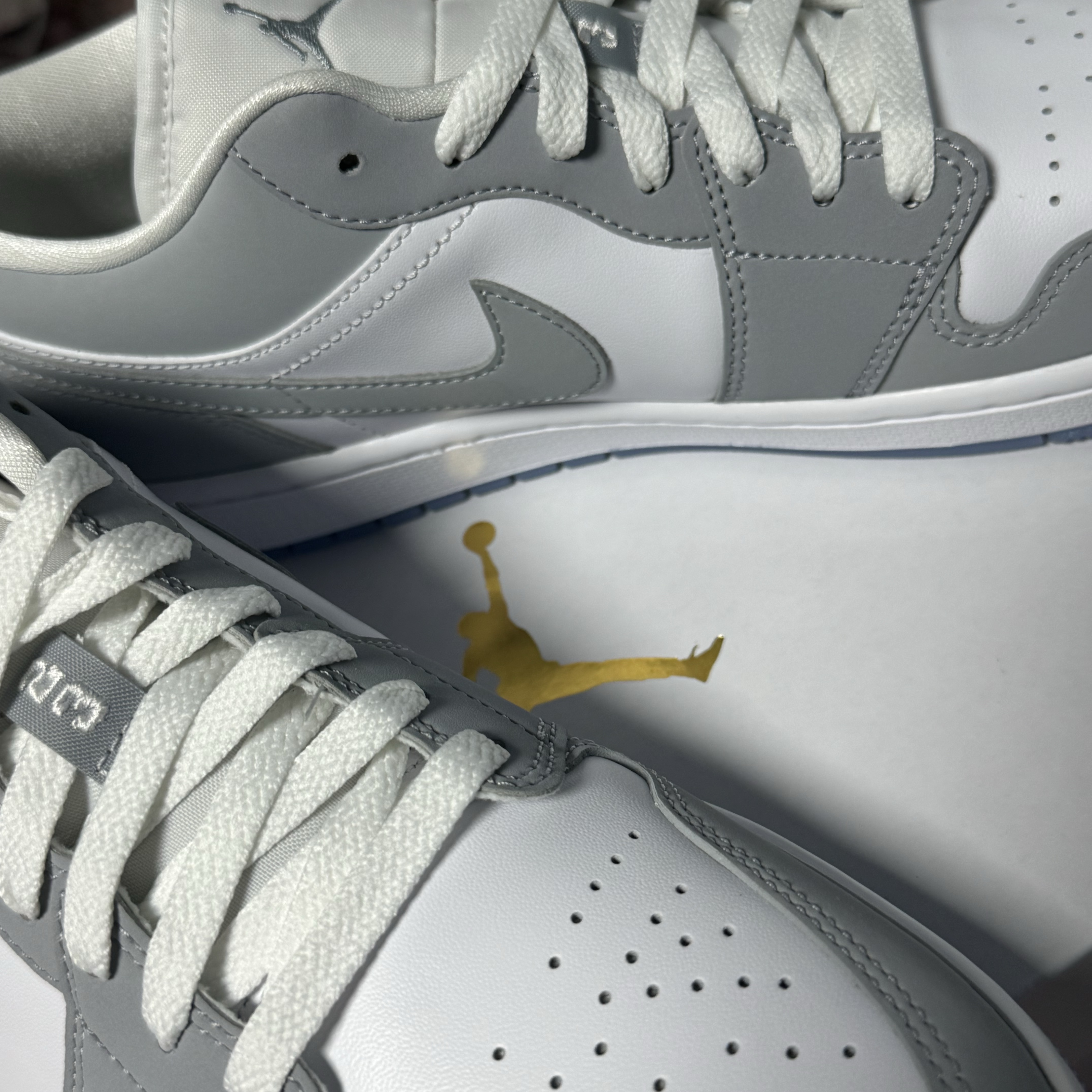(W) Jordan 1 Low White Wolf Grey 착용 스타일