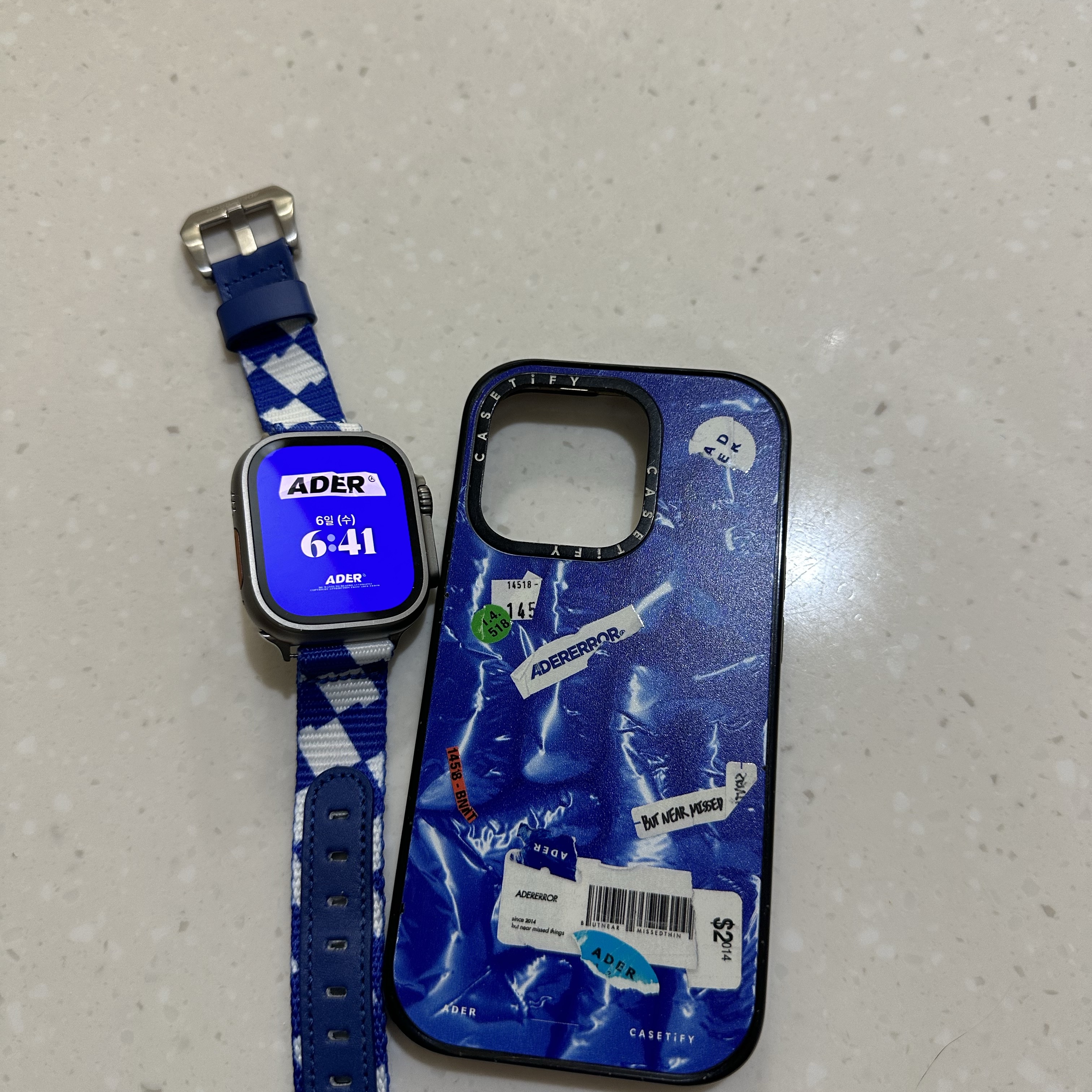 Ader Error Tenit Watch Strap Z-Blue, Casetify x Ader Error iPhone Tube Magsafe Case Blue 착용 스타일