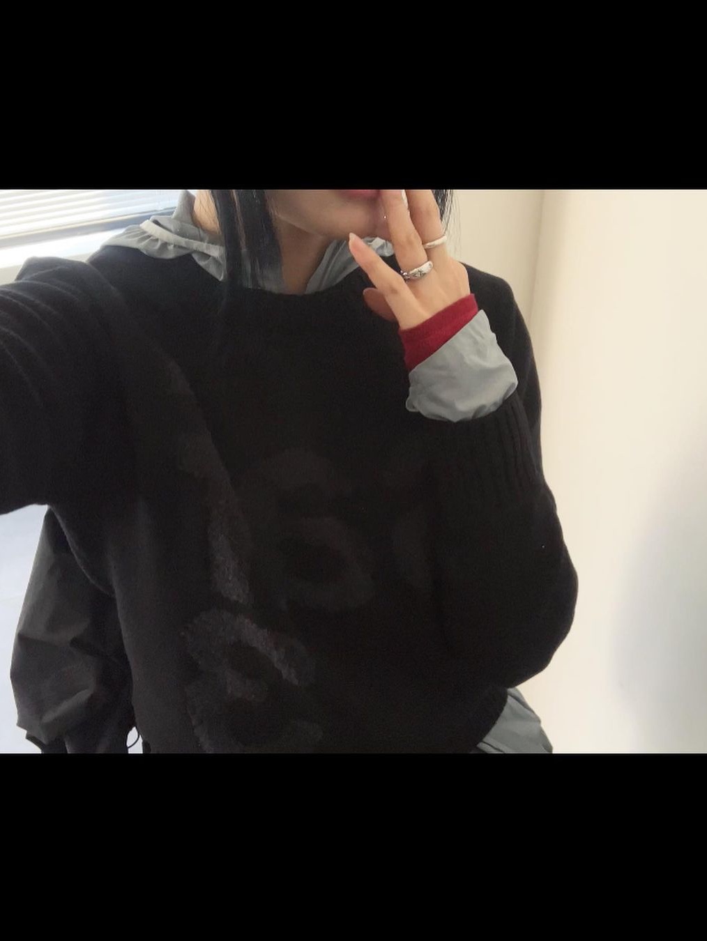 [KREAM 단독] Safarispot Basic Safari Knit Black, [KREAM 단독] Safarispot Women Basic Safari Knit Black 착용 스타일 - 3