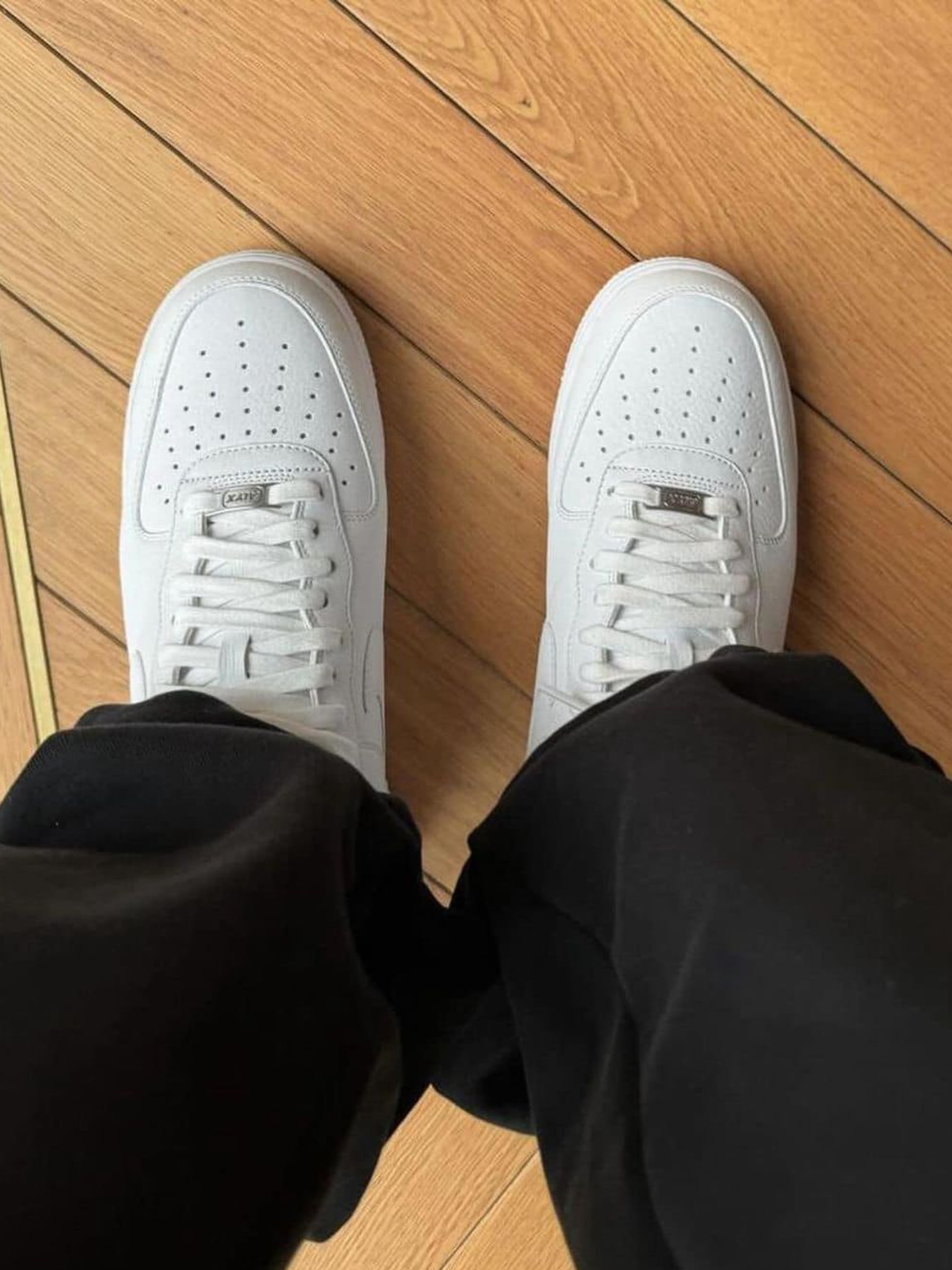 Nike x 1017 Alyx 9SM Air Force 1 Low SP White, Nike x 1017 Alyx 9SM Air Force 1 Low SP Black 착용 스타일 - 3
