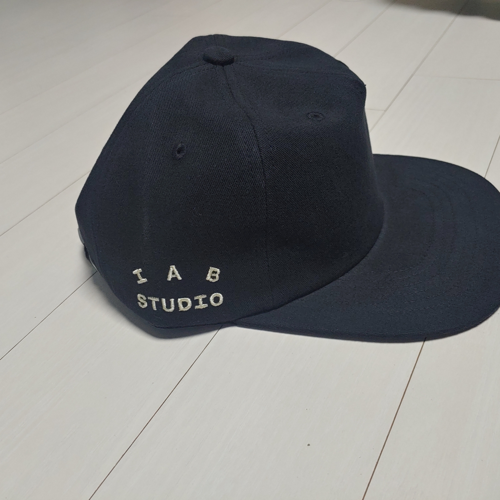 IAB Studio 5-Panel Cap Black 착용 스타일 - 2