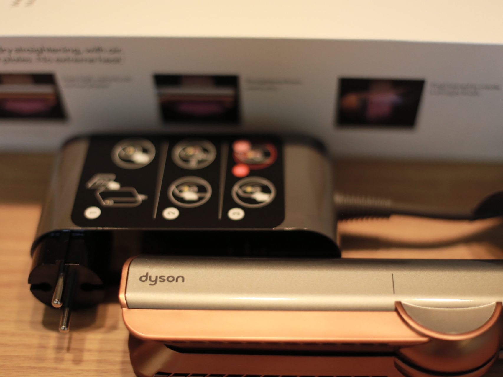 Dyson Airstrait Straightener Nickel Copper (Korean Ver.) 착용 스타일 - 3