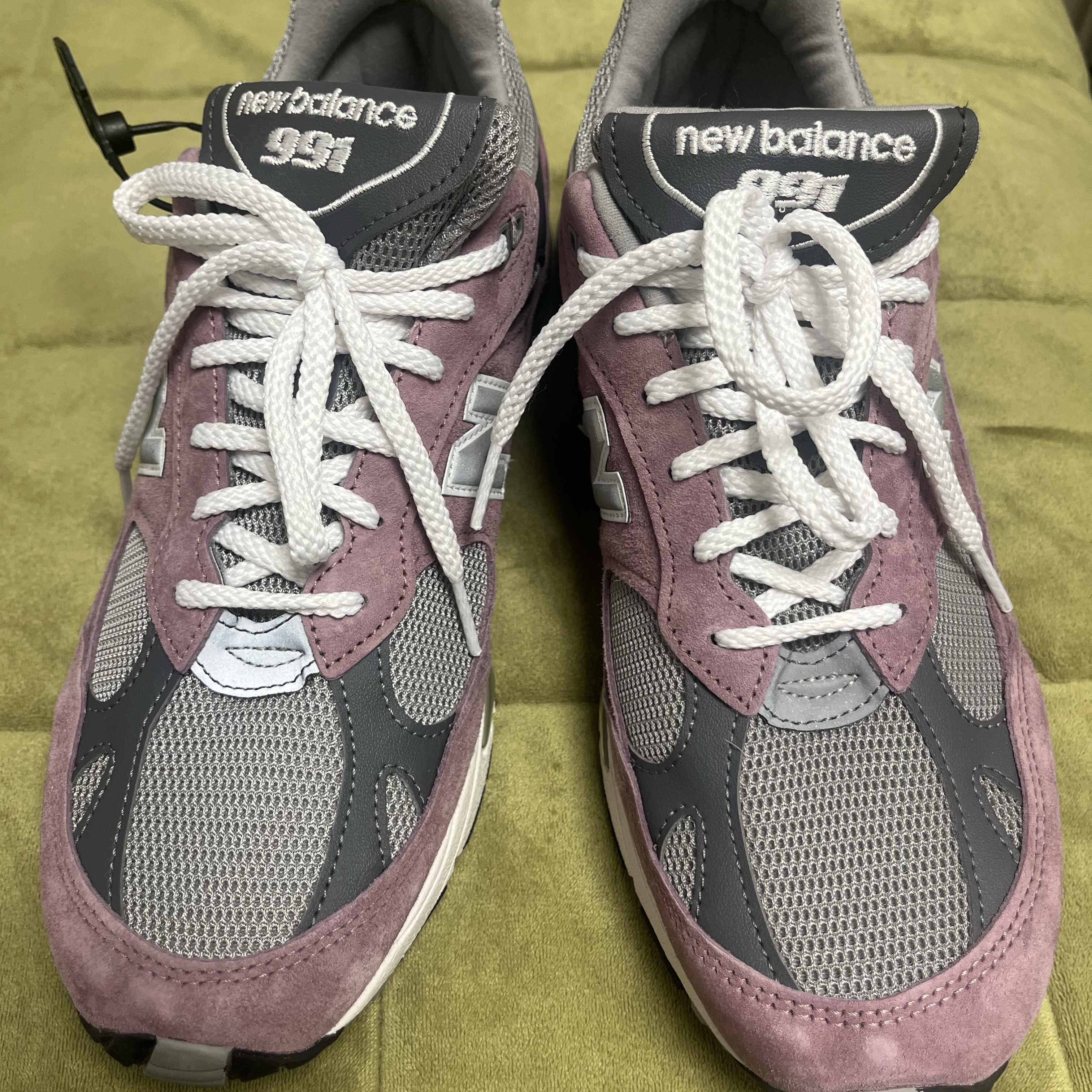 New Balance 991 Made in UK Pink Grey 착용 스타일