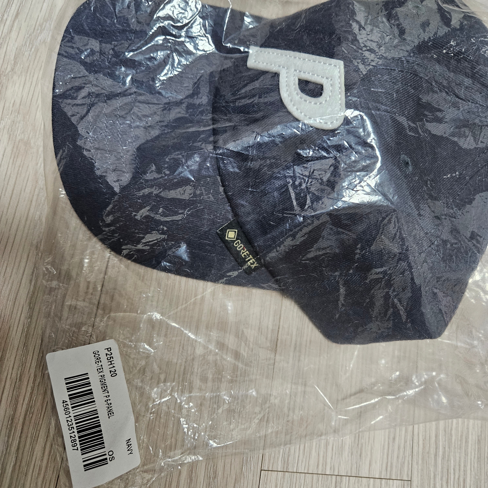Palace Gore-Tex Pigment P 6-Panel Navy - 23FW 착용 스타일