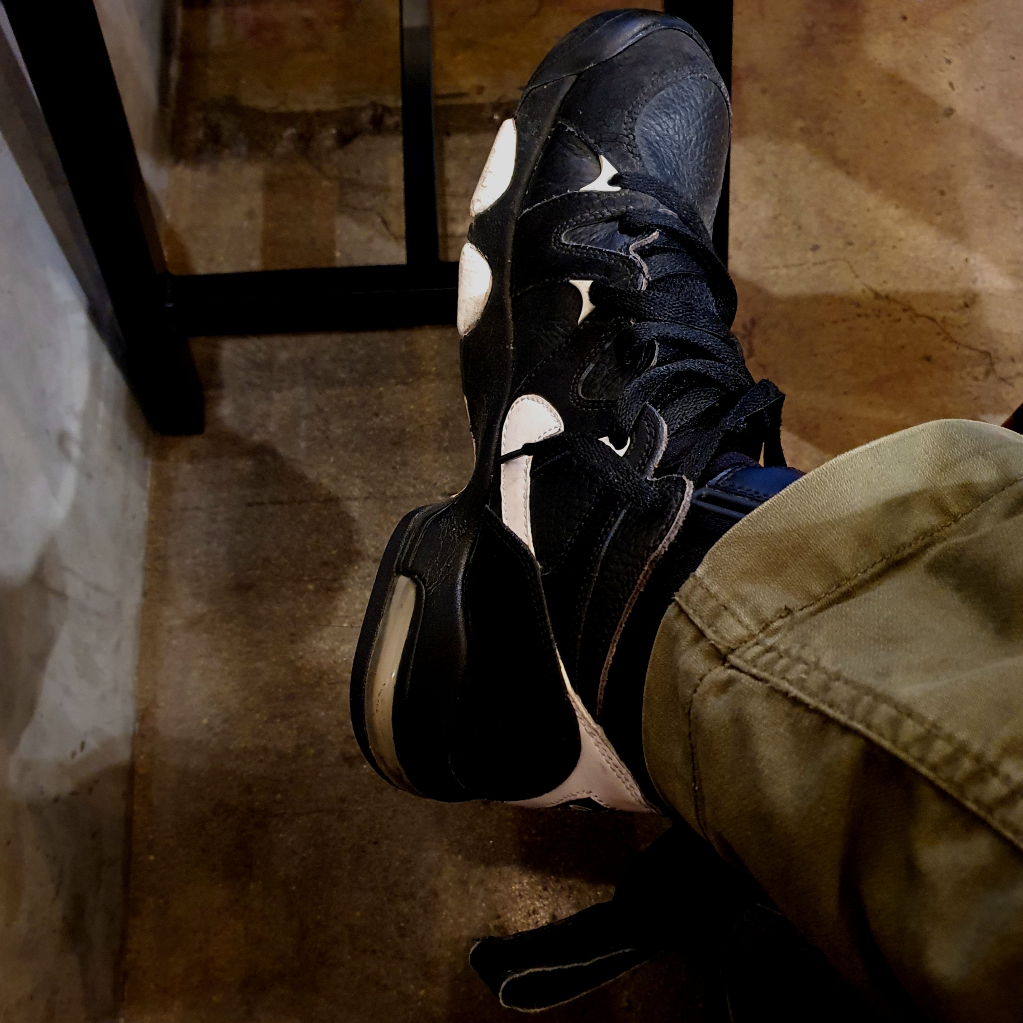 Nike Air Max 2 Strong Black White 착용 스타일