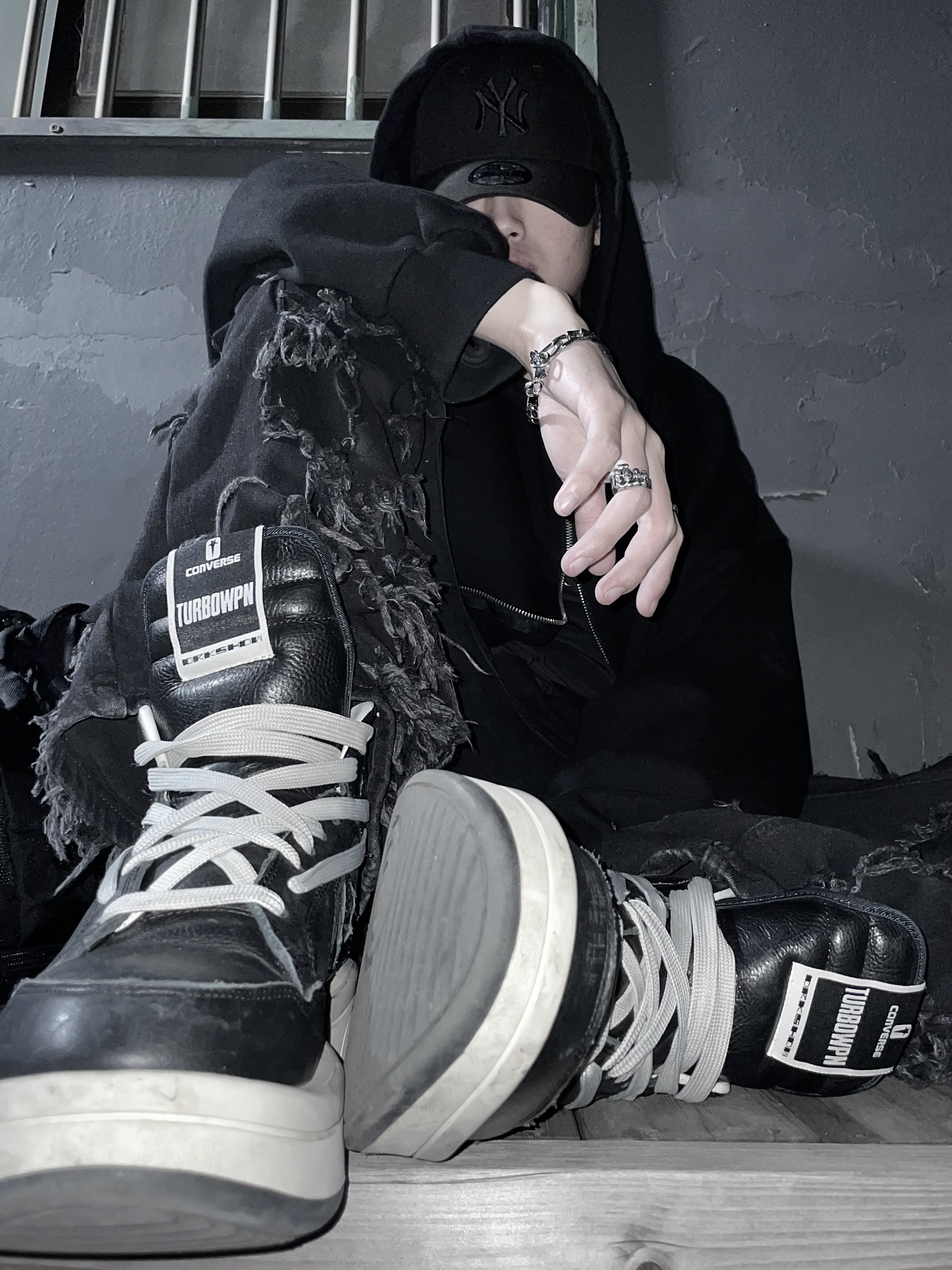 Converse x Drkshdw Turbowpn Black Cream, Converse x Drkshdw Turbowpn Pelican 착용 스타일