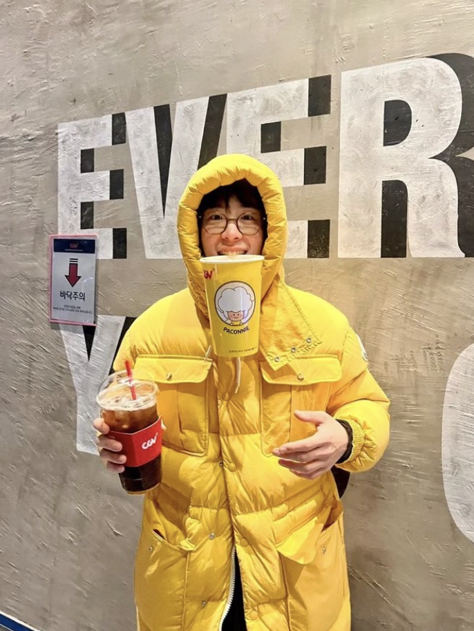 Moncler x Palm Angels Pentaflake Long Down Jacket Yellow - 23FW 착용 스타일