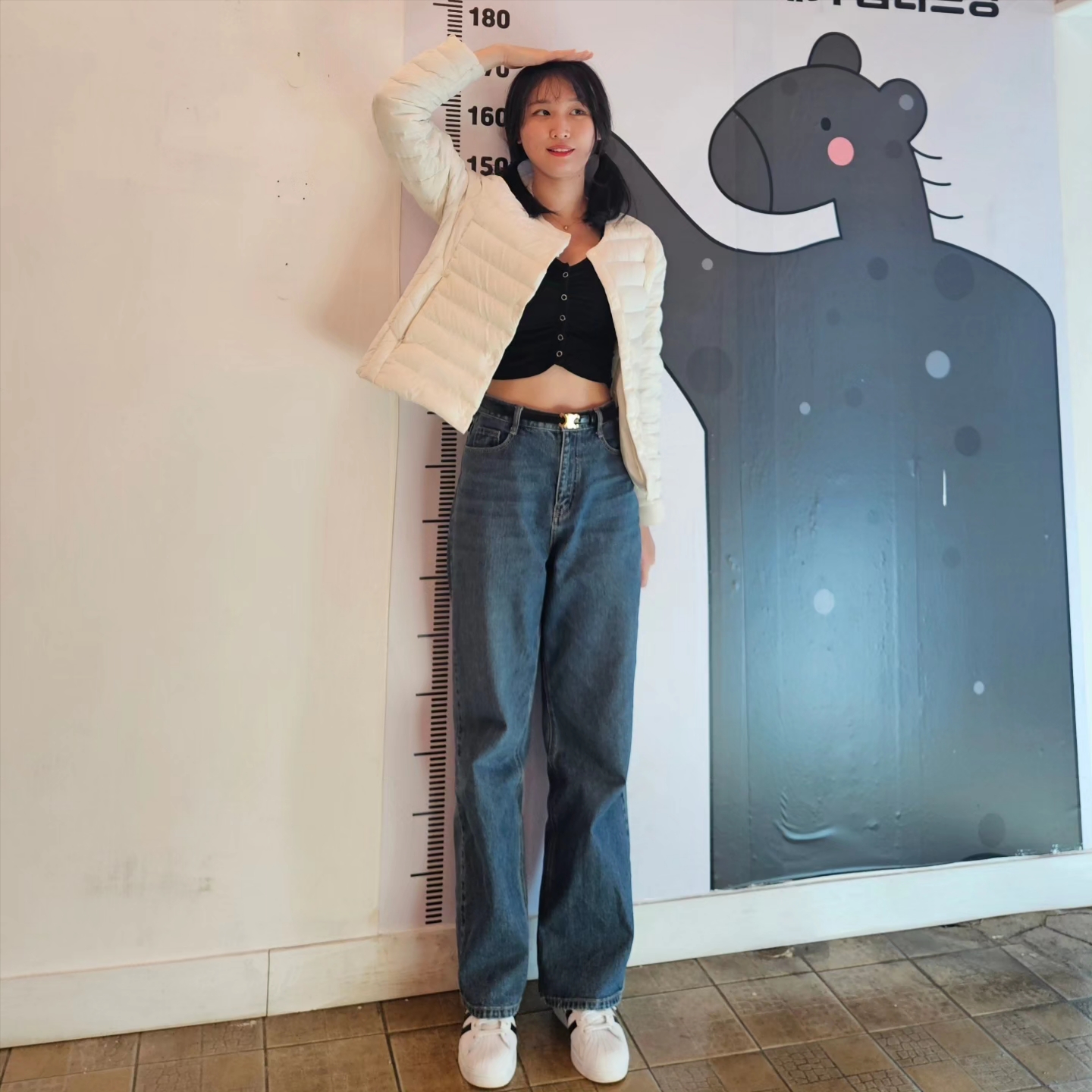 (W) Celine Small Triomphe Belt in Smooth Calfskin Black, (W) Celine Teen Triomphe Belt in Taurillon Leather Black 착용 스타일 - 1