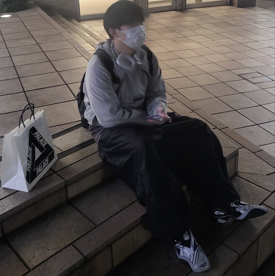 Balenciaga Tyrex Sneakers Black Grey, Sansan Gear Conversion Jacket Grey - 23SS 착용 스타일