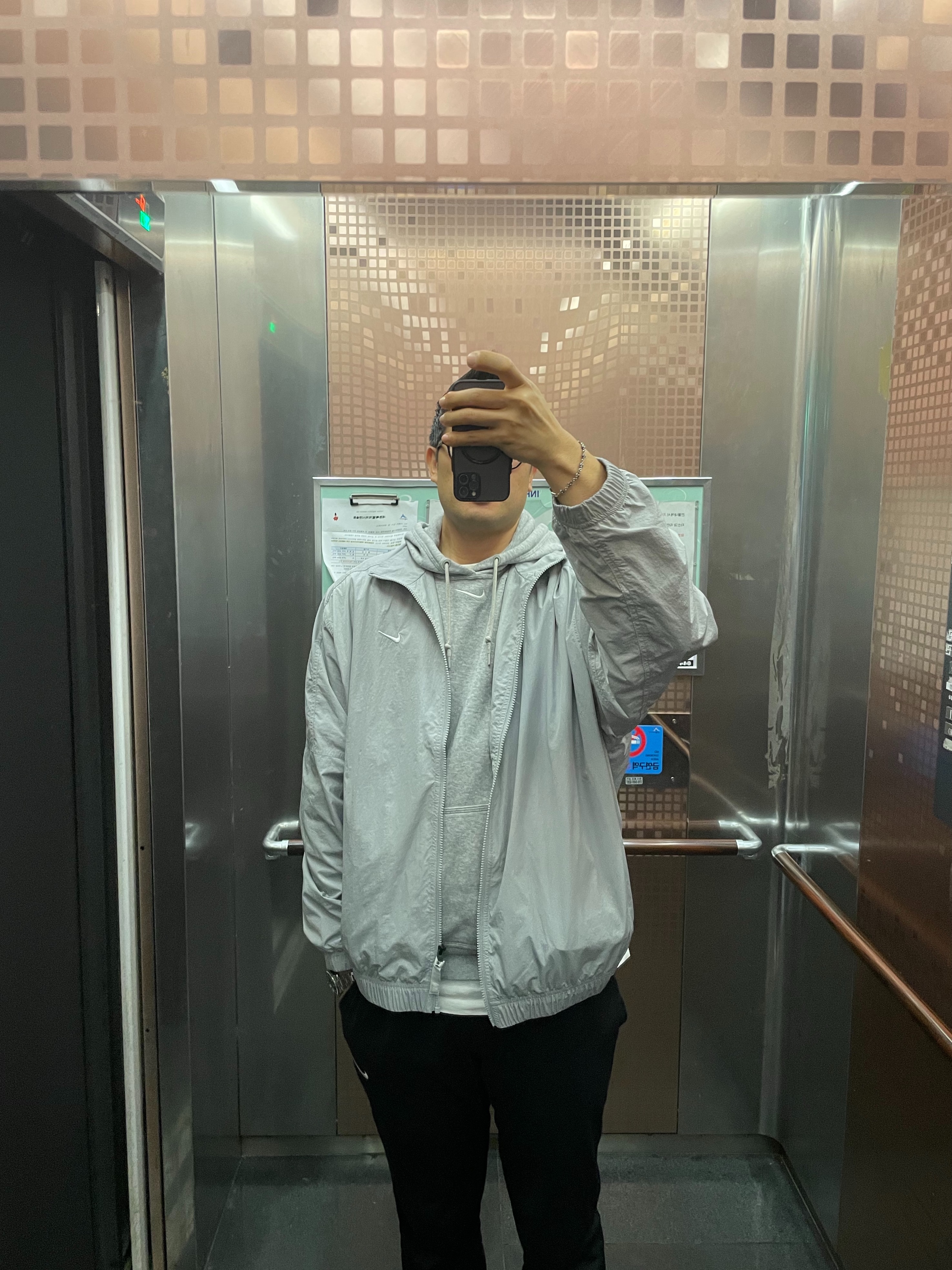 Nike M NRG Track Jacket Grey 착용 스타일