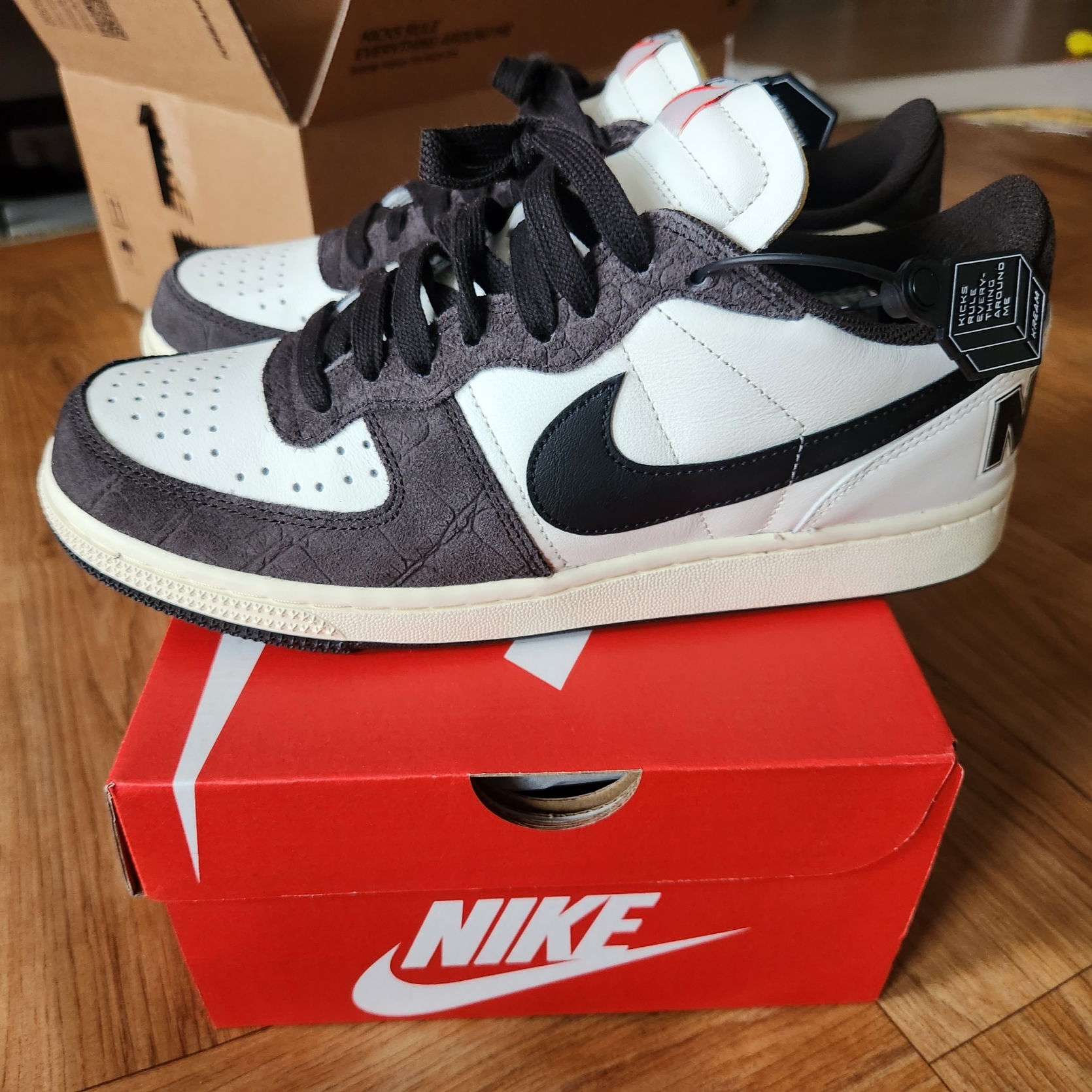 Nike Terminator Low Velvet Brown 착용 스타일 - 1