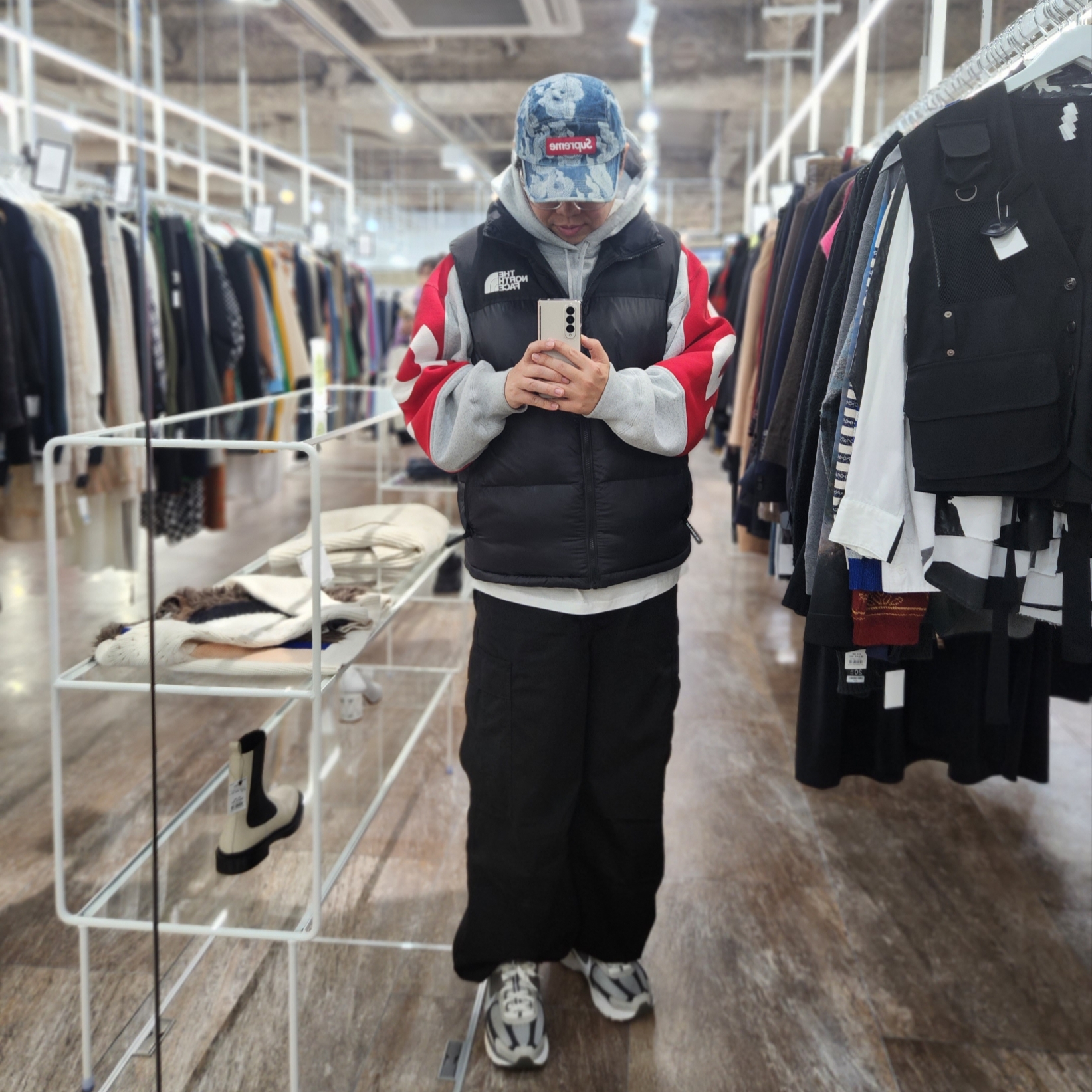 Supreme Big Logo Jacquard Hooded Sweatshirt Heather Grey - 23FW, The North Face Nuptse On Ball Vest Real Black 착용 스타일