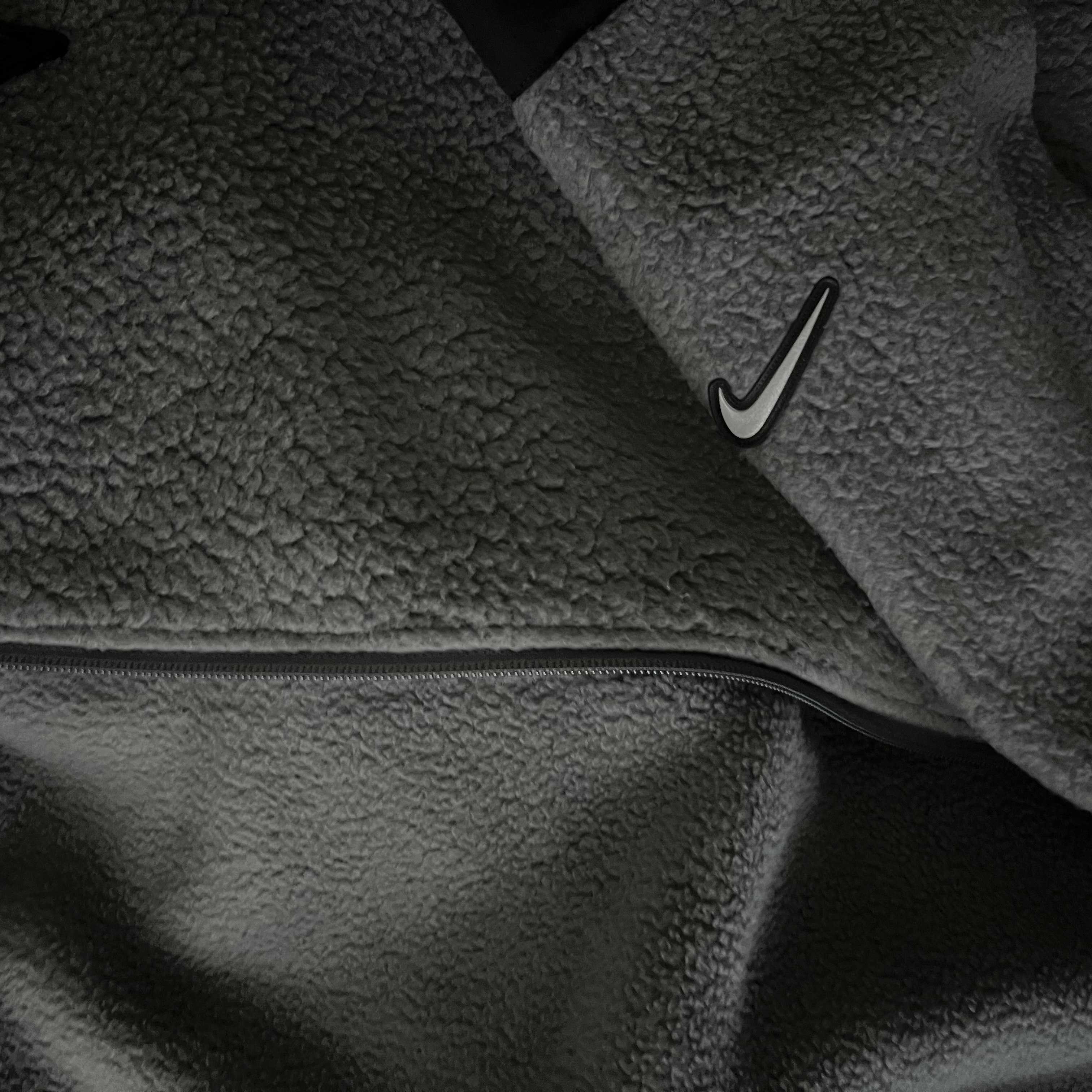Nike x Drake Nocta 8K Peaks Track Jacket Iron Grey (DV3635-068) 착용 스타일 - 5