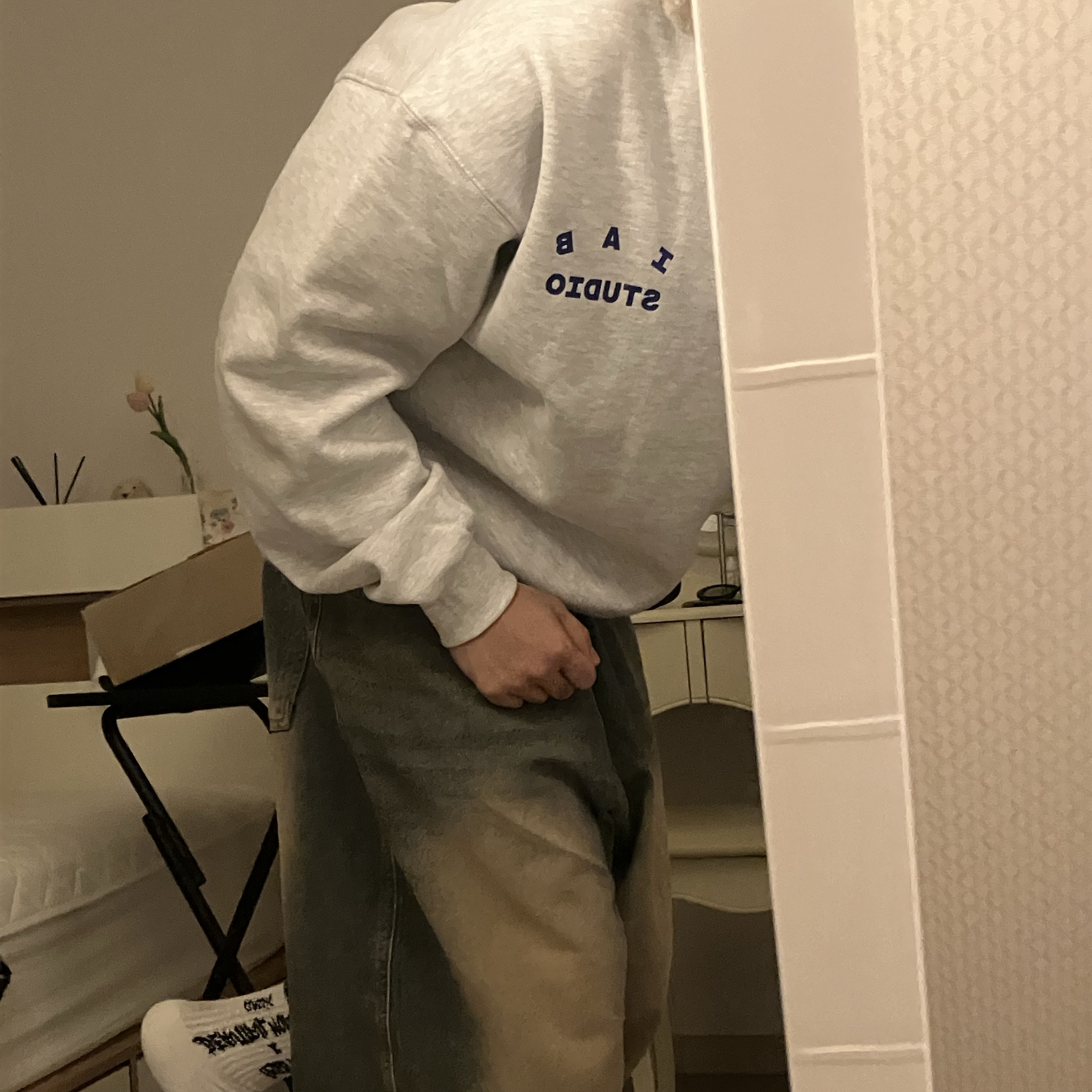 IAB Studio Sweatshirt Light Gray - 23FW 착용 스타일 - 2