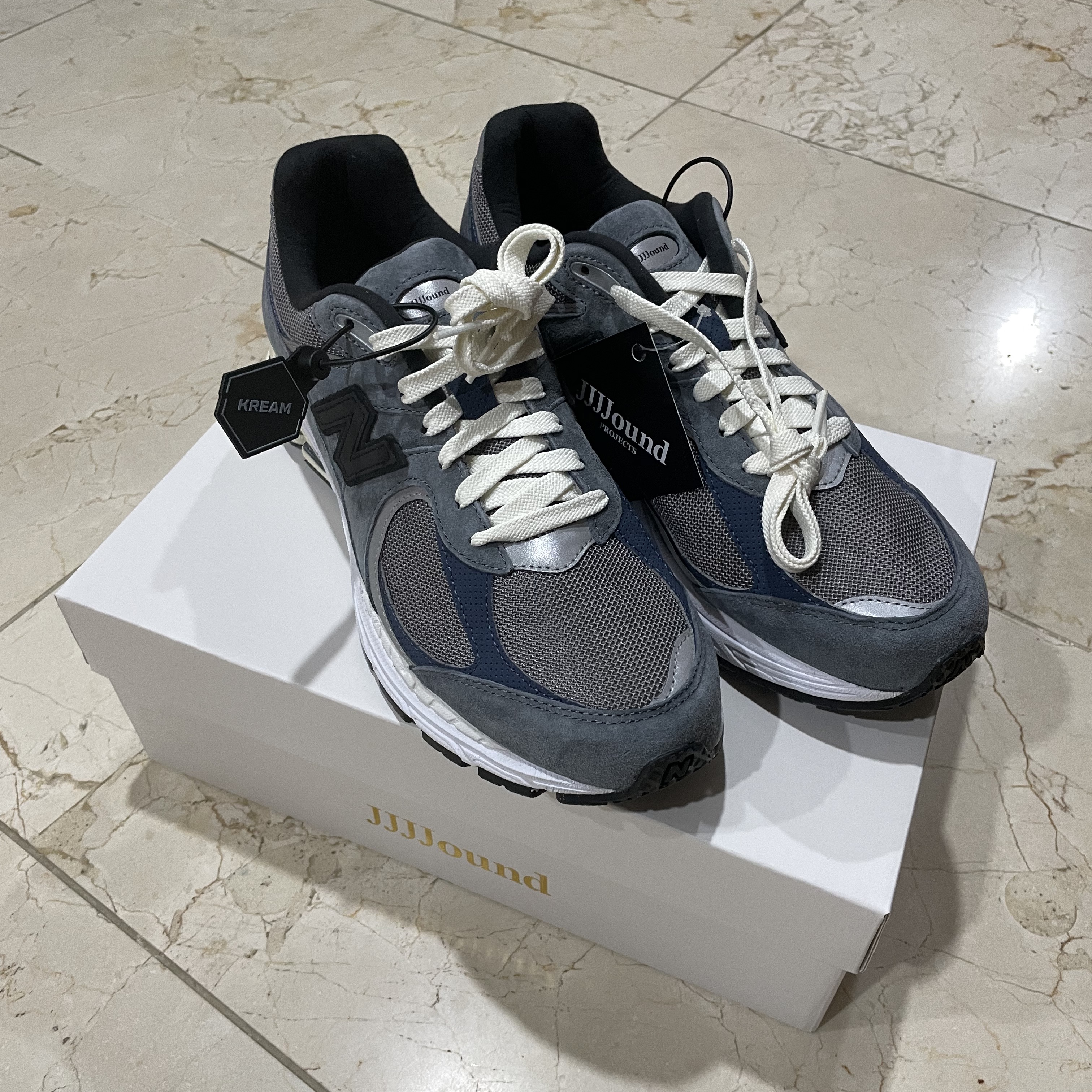 New Balance x JJJJound 2002R Storm Blue 착용 스타일