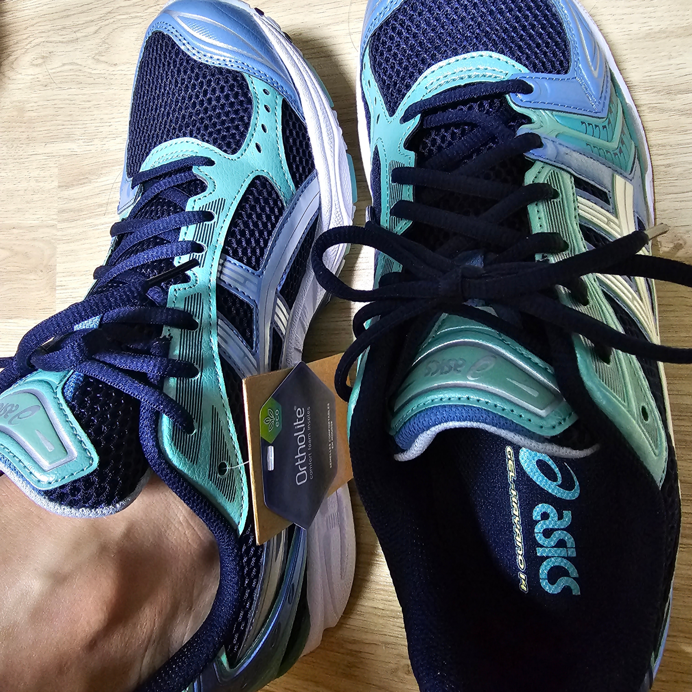 Asics Gel-Kayano 14 Midnight Pure Silver 착용 스타일 - 2