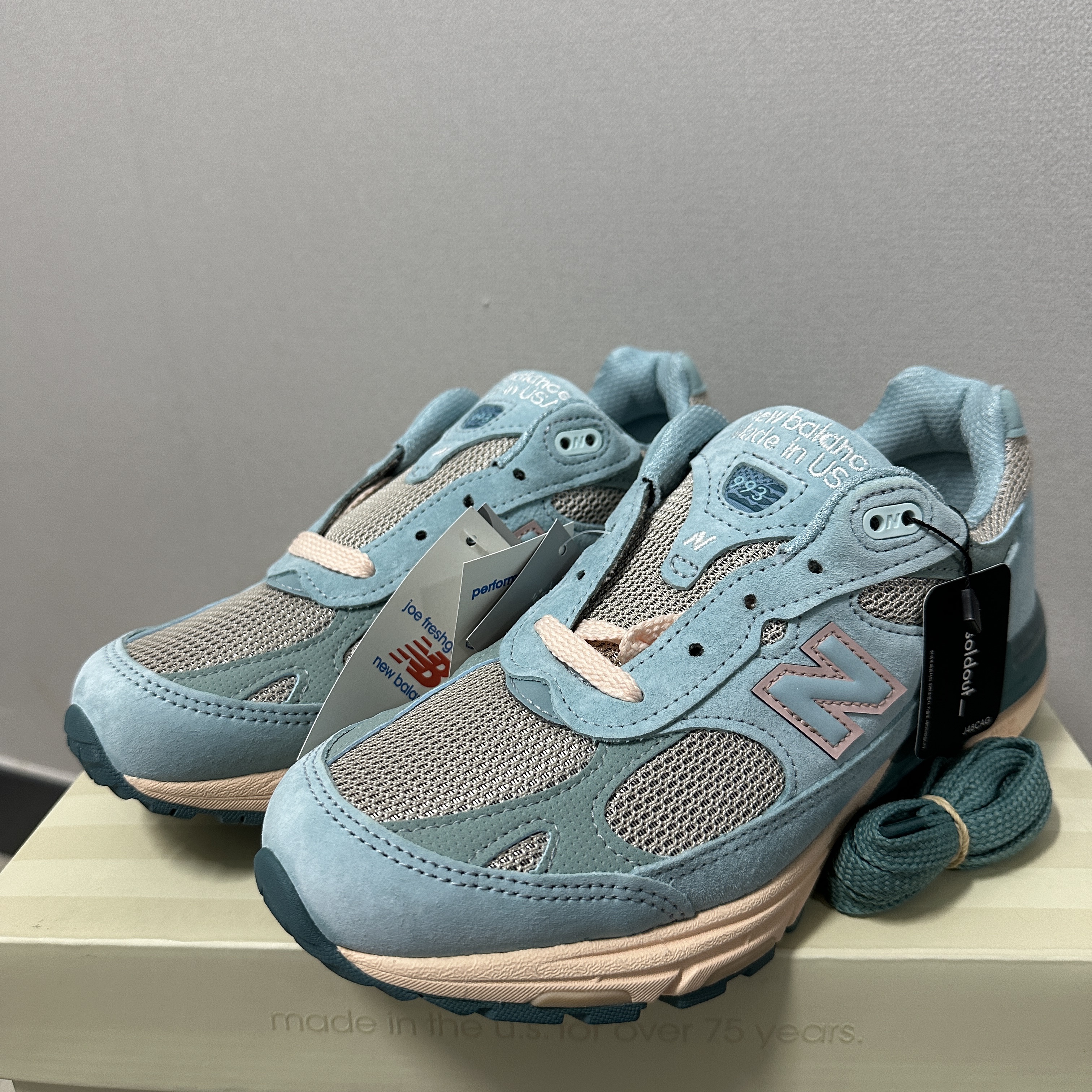 (W) New Balance x Joe Freshgoods 993 Made in USA Arctic Blue 착용 스타일 - 1