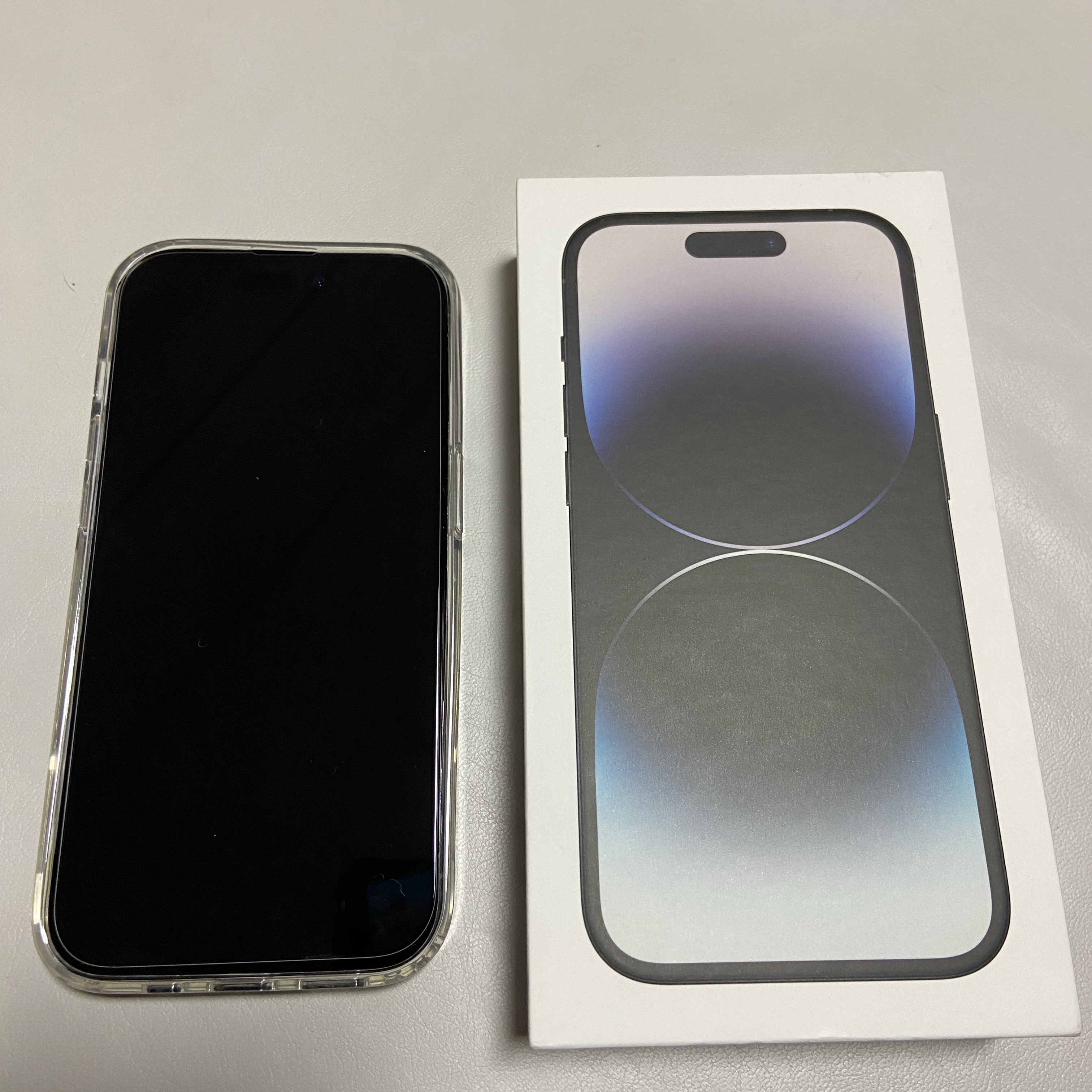 Apple iPhone 14 Pro 128GB Space Black (Korean Ver.) 착용 스타일 - 3
