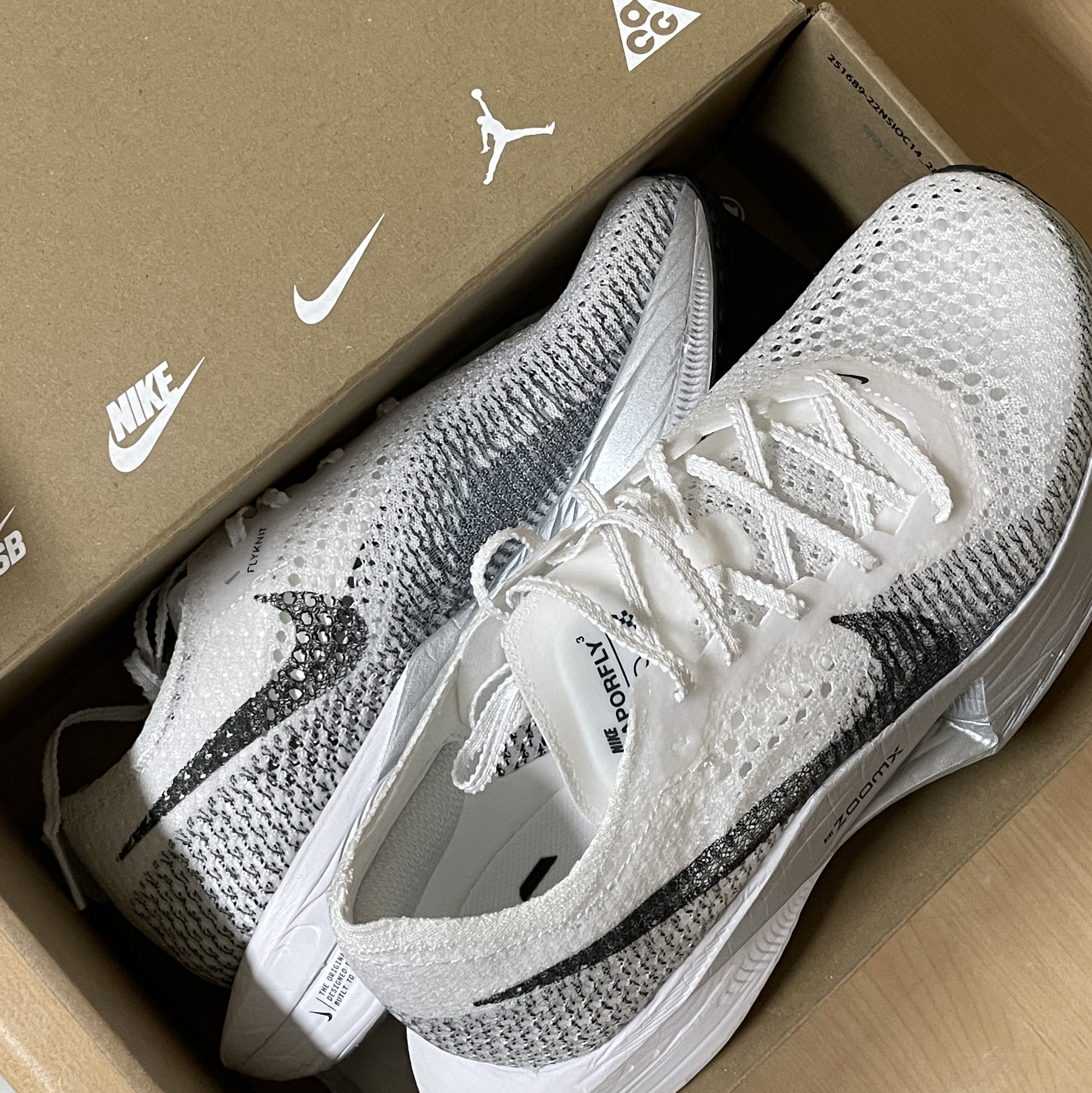(W) Nike ZoomX Vaporfly Next% 3 White Particle Grey 착용 스타일