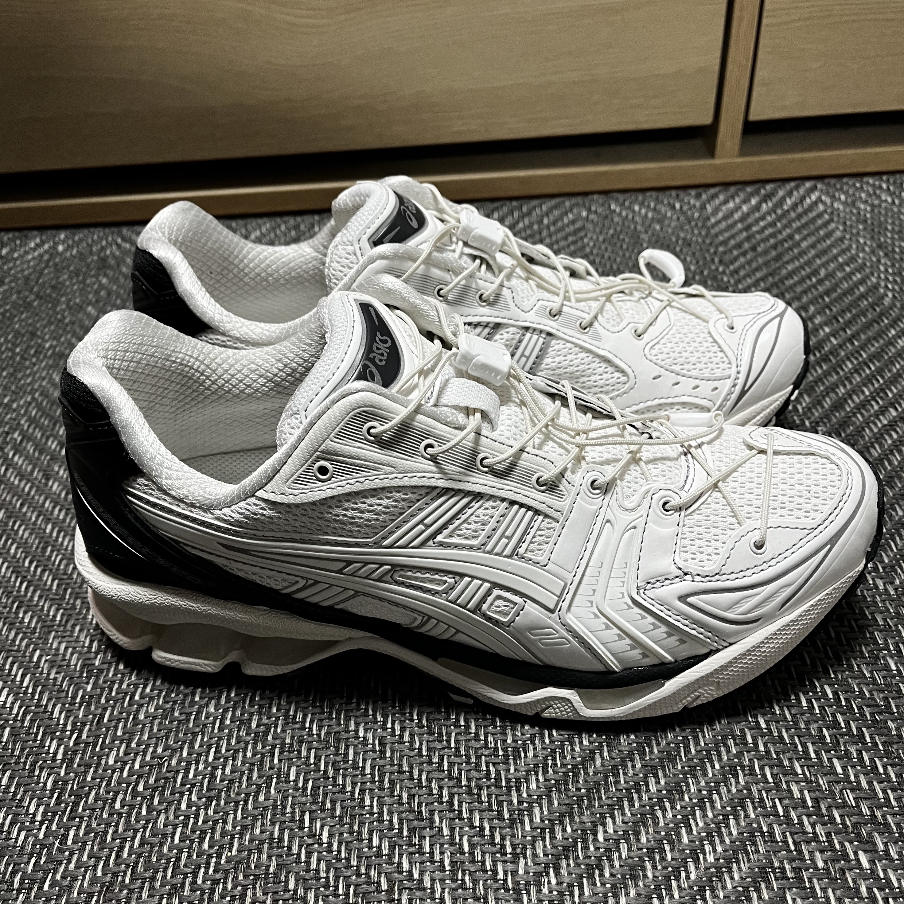 Asics x Unaffected Gel-Kayano 14 Galaxy White 착용 스타일 - 2