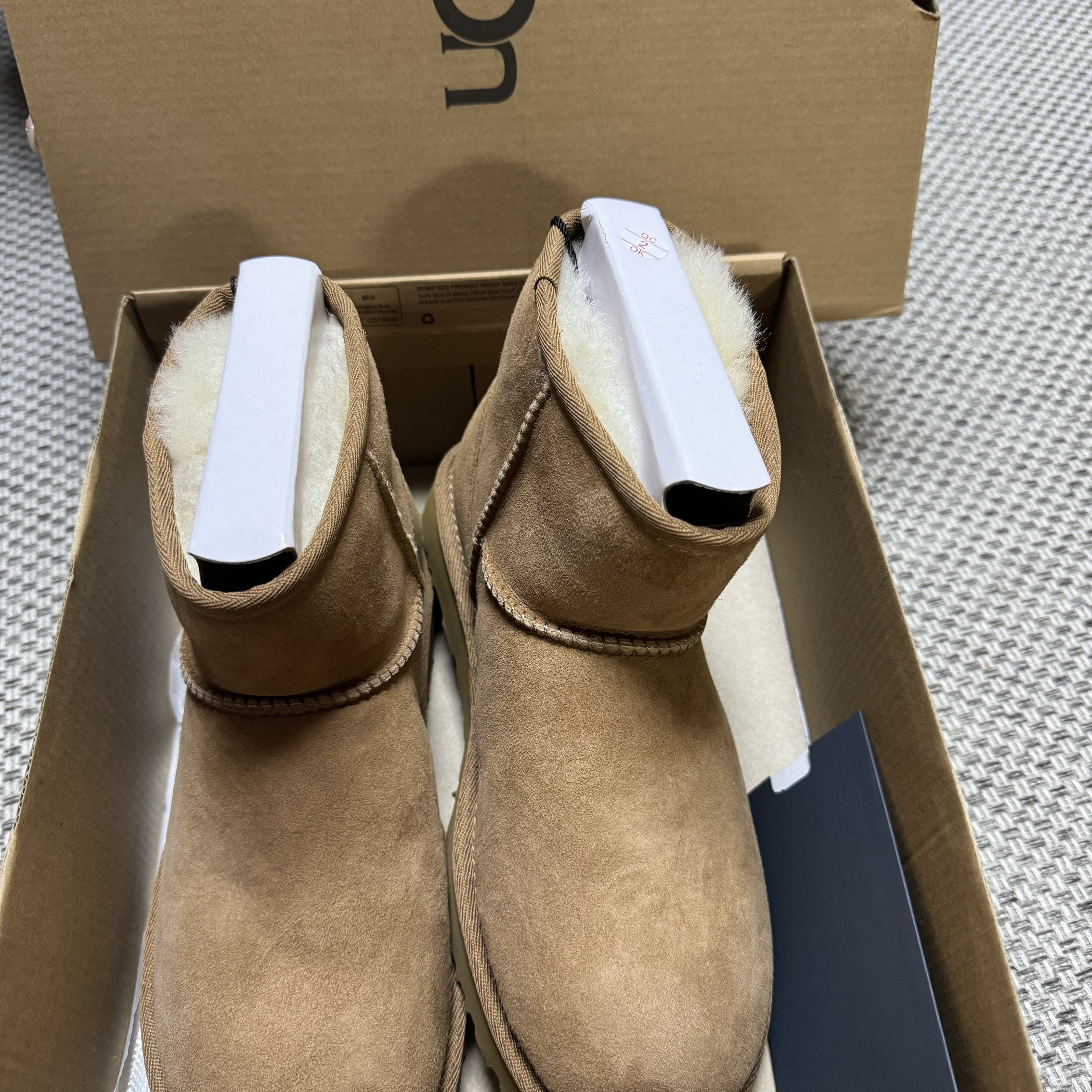 (W) UGG Classic Mini II Boots Chestnut 착용 스타일