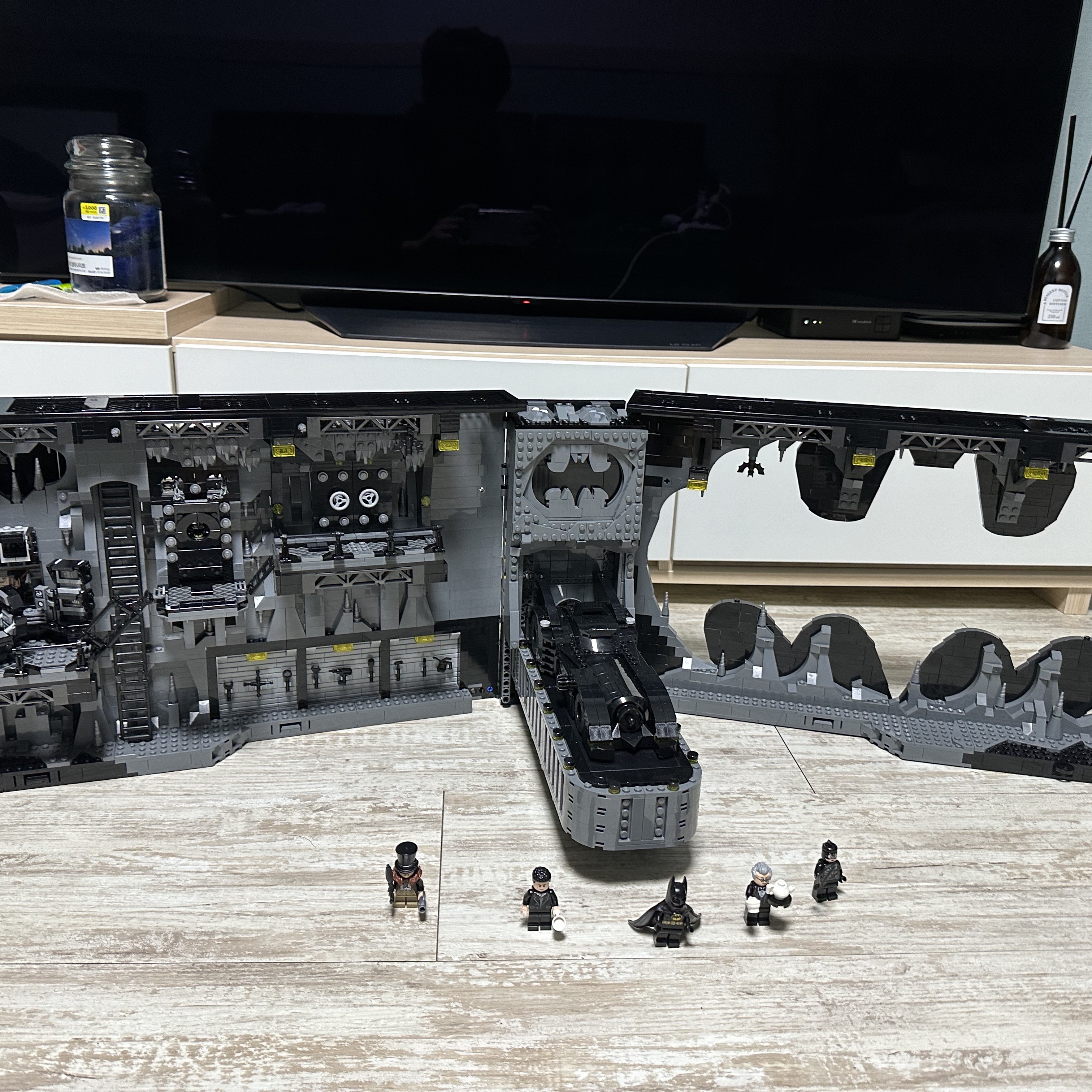 Lego DC Comics Batcave Shadow Box 착용 스타일 - 1