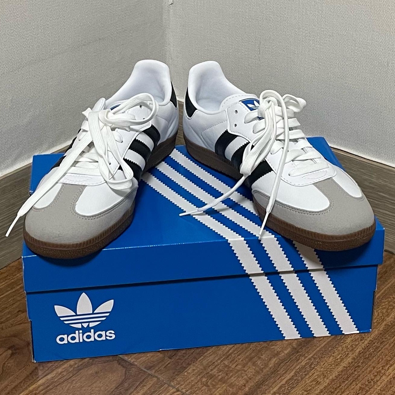 Adidas Samba Vegan White Black 착용 스타일 - 1