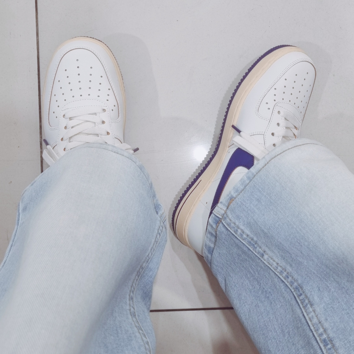 (W) Nike Air Force 1 '07 Sail Pale Vanilla 착용 스타일 - 2