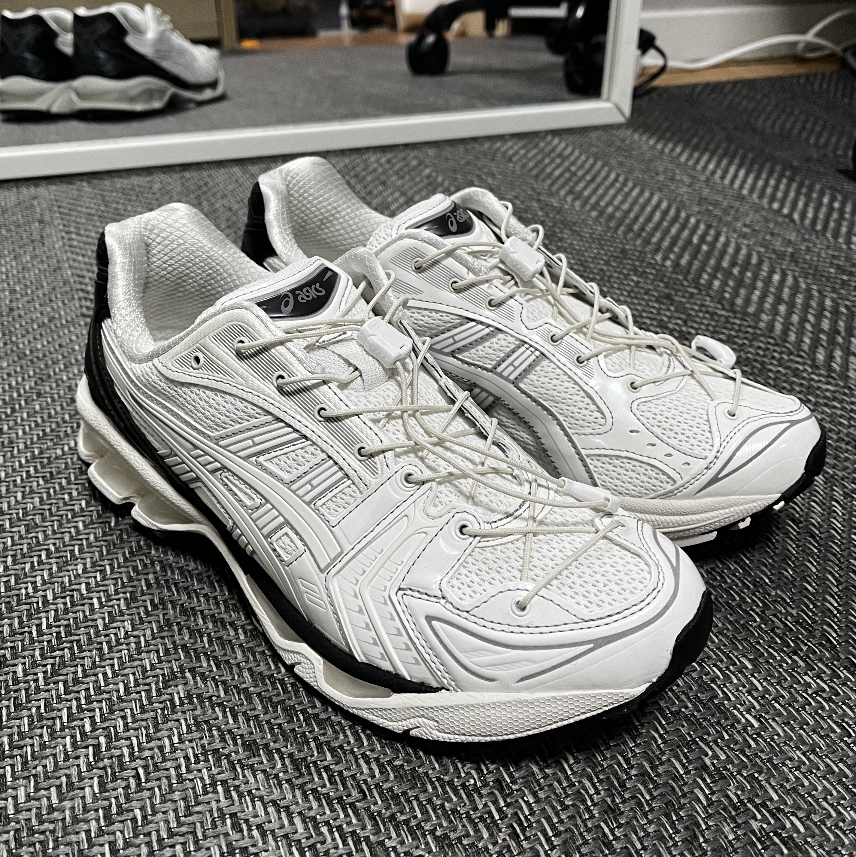 Asics x Unaffected Gel-Kayano 14 Galaxy White 착용 스타일 - 1