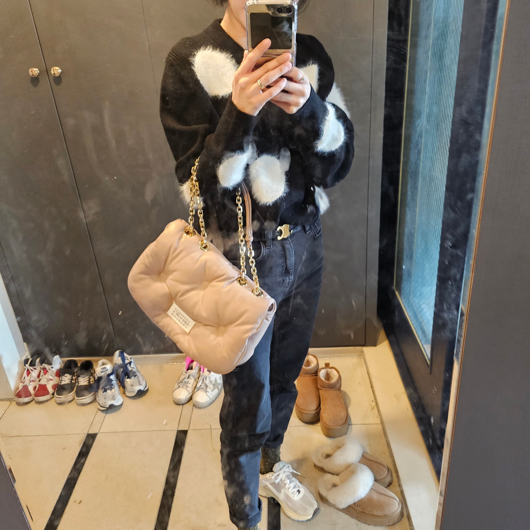 Maison Margiela Glam Slam Flap Medium Shoulder Bag Pink 착용 스타일 - 4