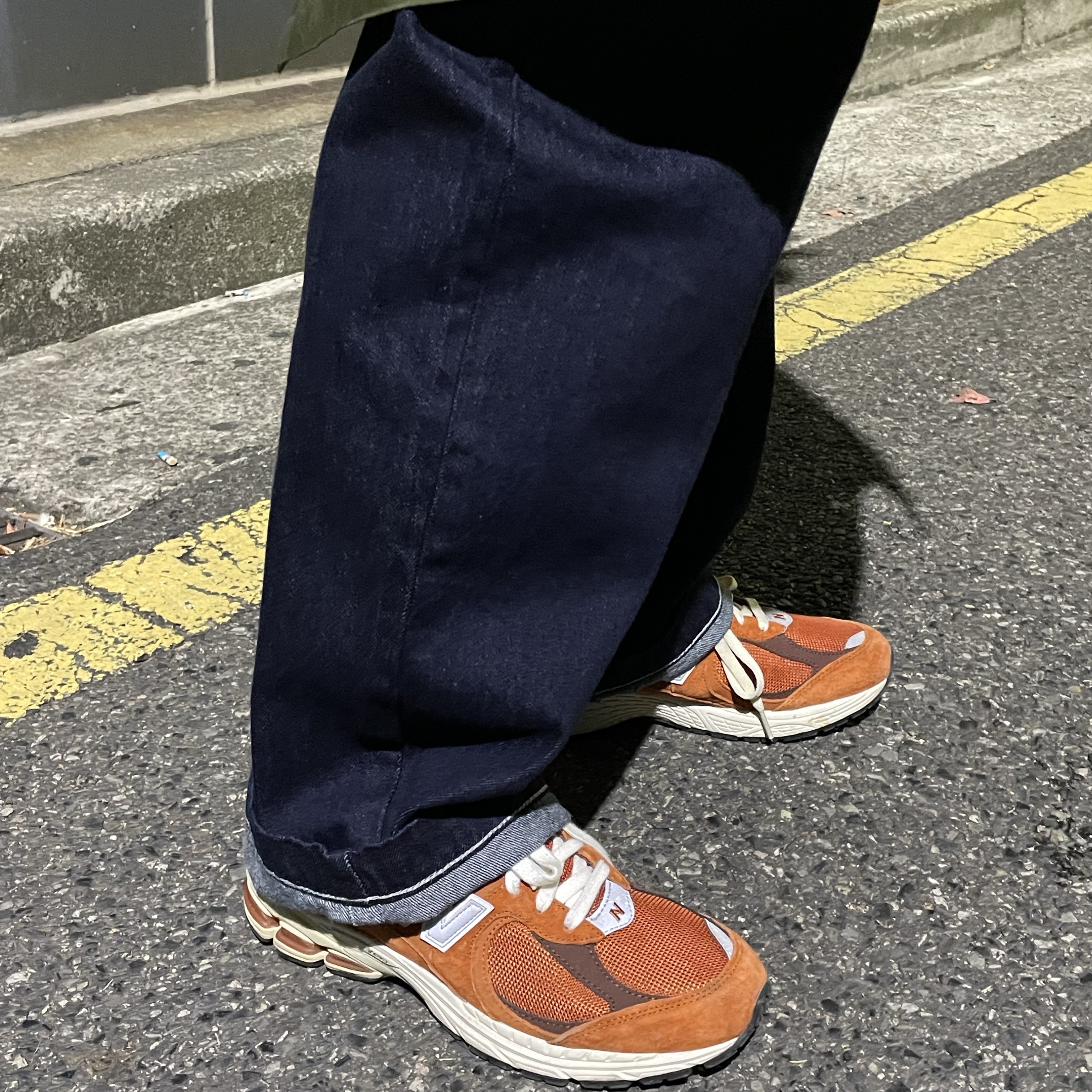 New Balance 2002R Rust Oxide 착용 스타일