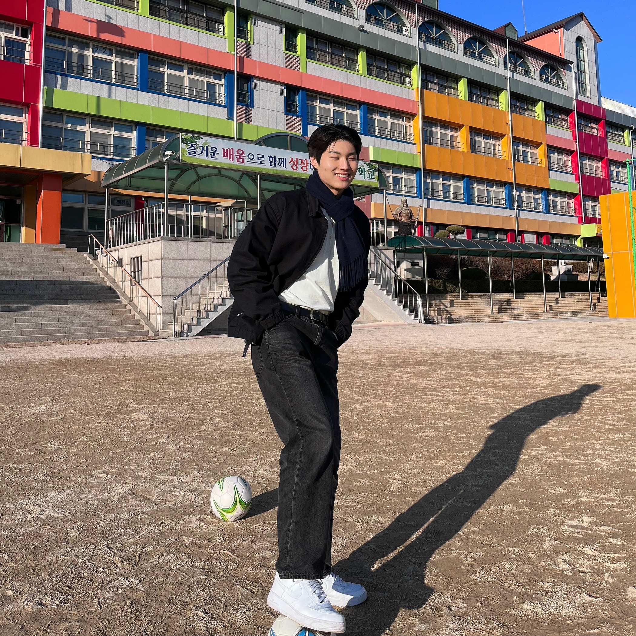 Nike SB Lightweight Skateboarding Jacket Black - US/EU, Nike Air Force 1 '07 Low White 착용 스타일