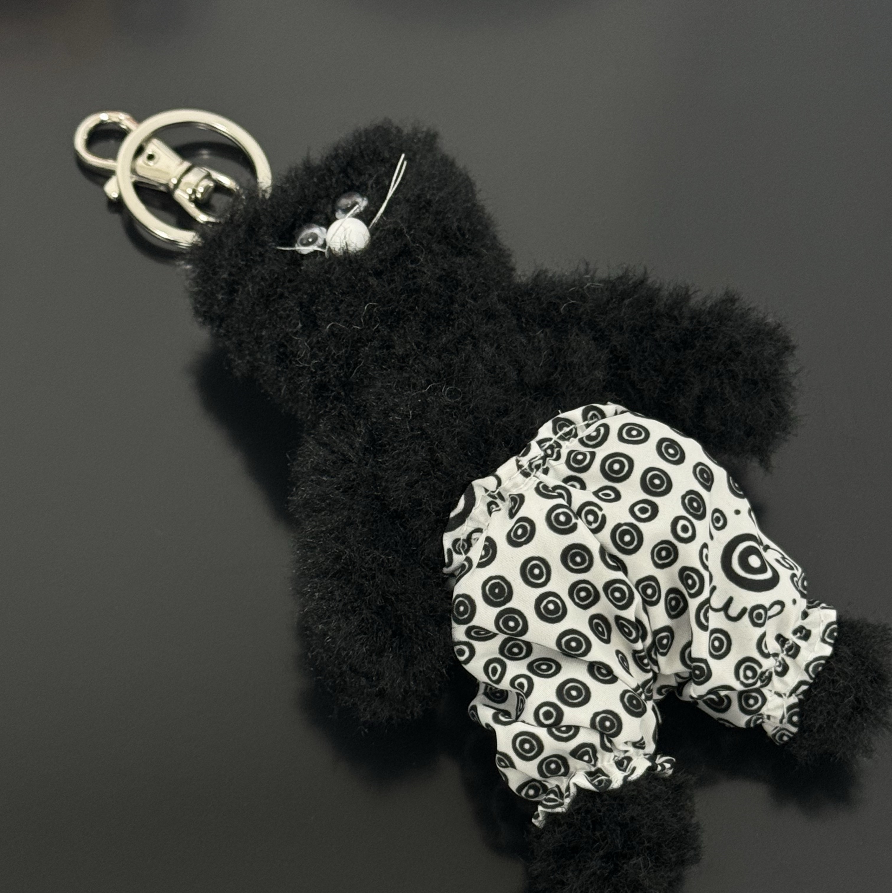 Monamhee x 10 Corso Como Bianco Keyring Black 착용 스타일