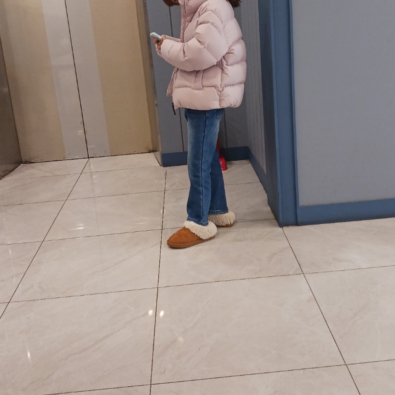 (W) UGG Classic Mini II Boots Chestnut 착용 스타일 - 1
