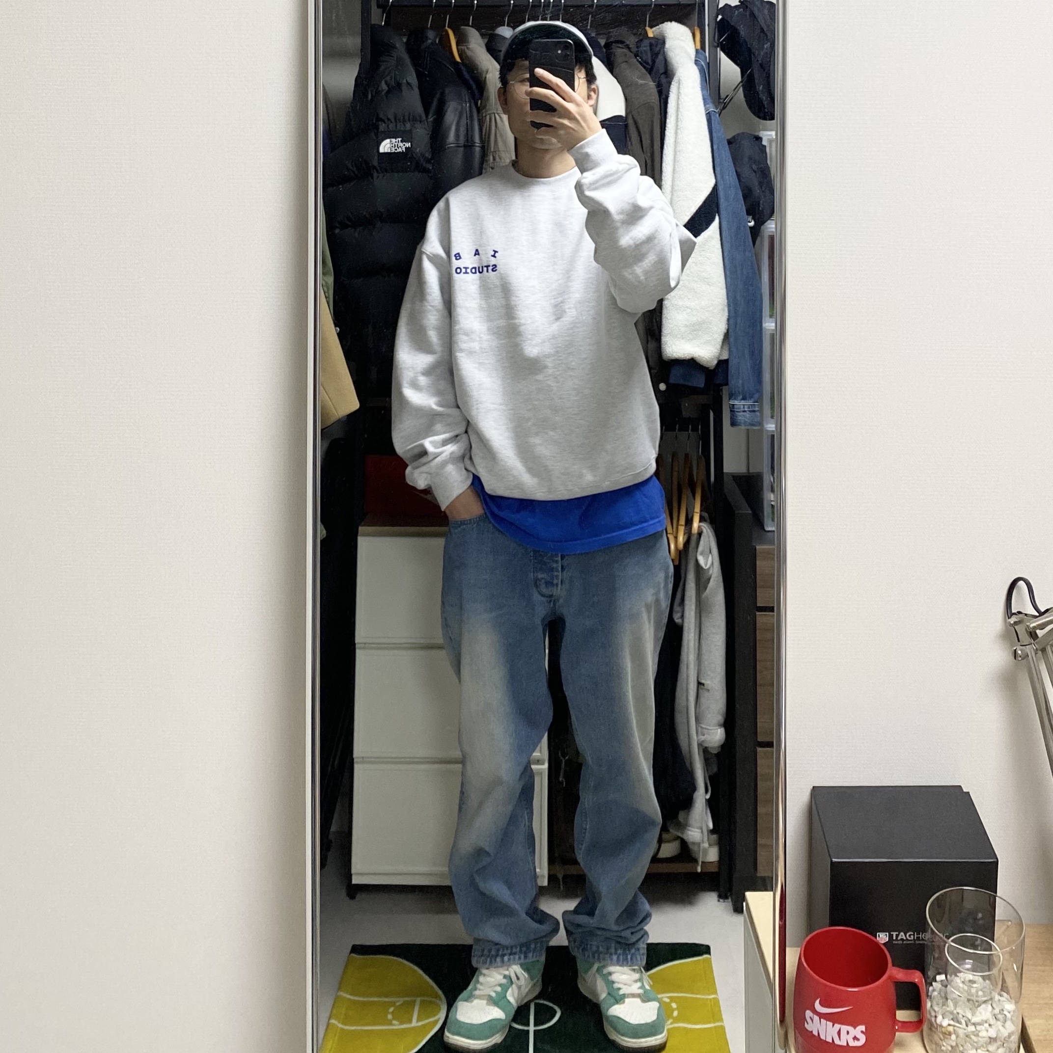IAB Studio Sweatshirt Light Gray - 23FW, Nike x Kasina Dunk Low Road Sign - Kasina Exclusive 착용 스타일 - 1