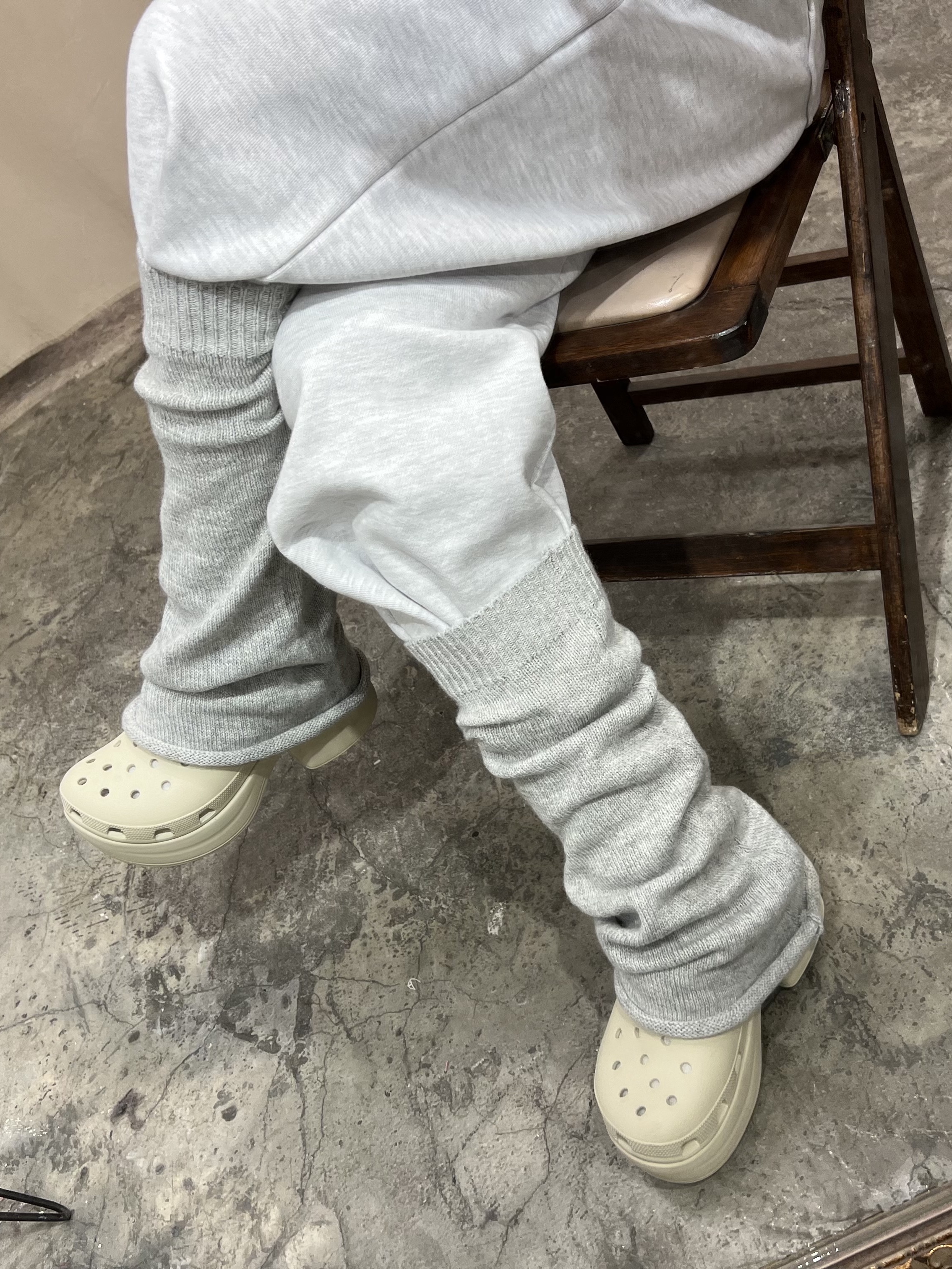 Crocs Siren Clog Bone 착용 스타일 - 2