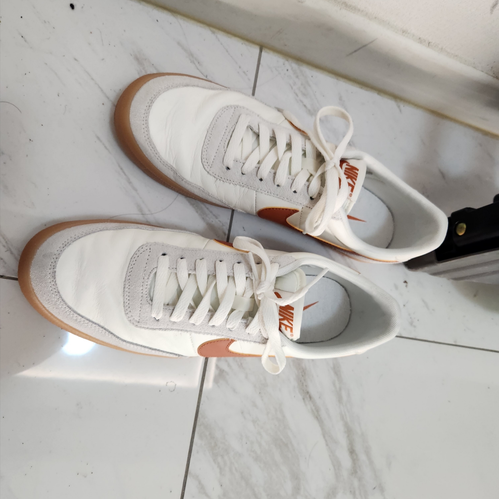 Nike Killshot 2 Leather Sail Desert Orange 착용 스타일
