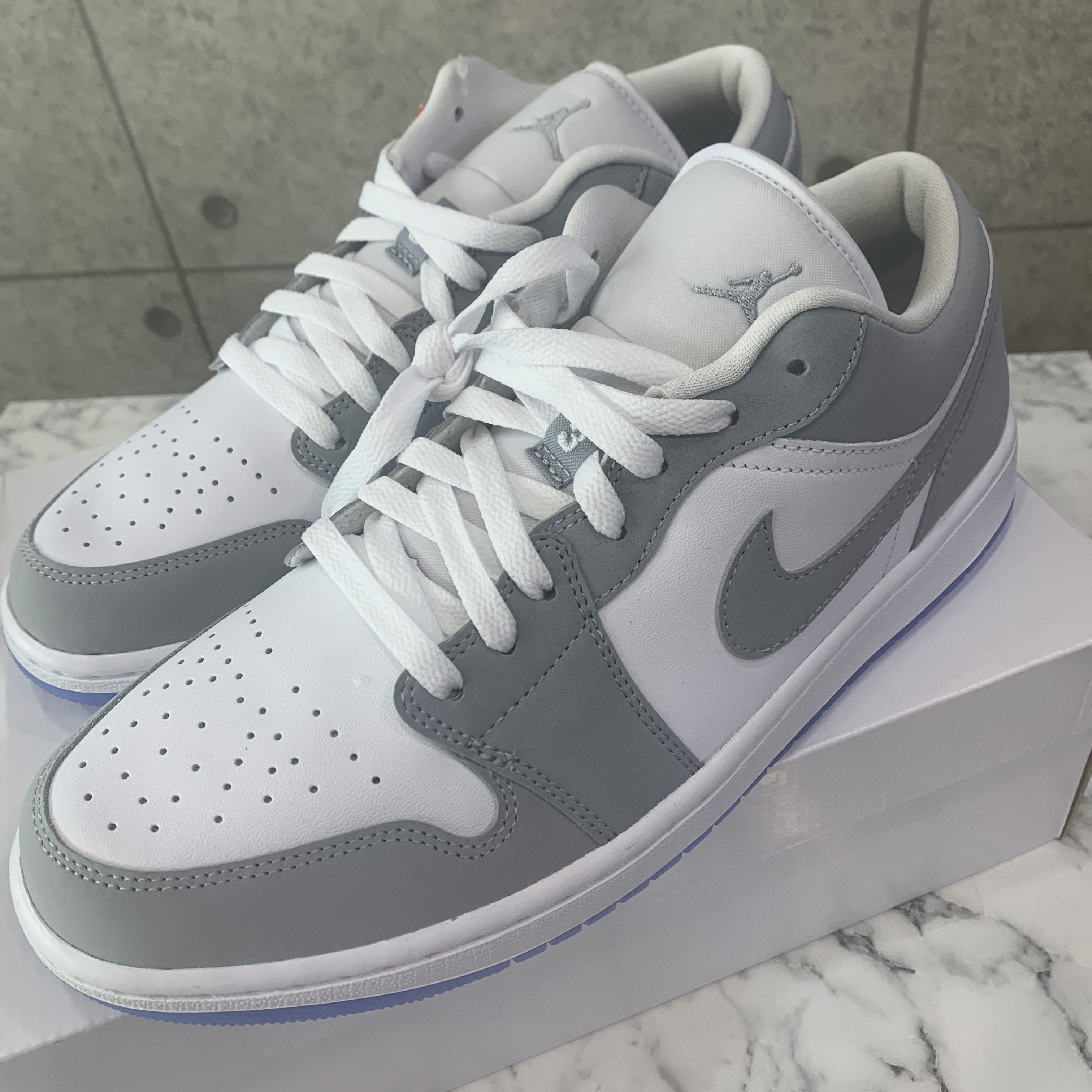 (W) Jordan 1 Low White Wolf Grey 착용 스타일 - 2