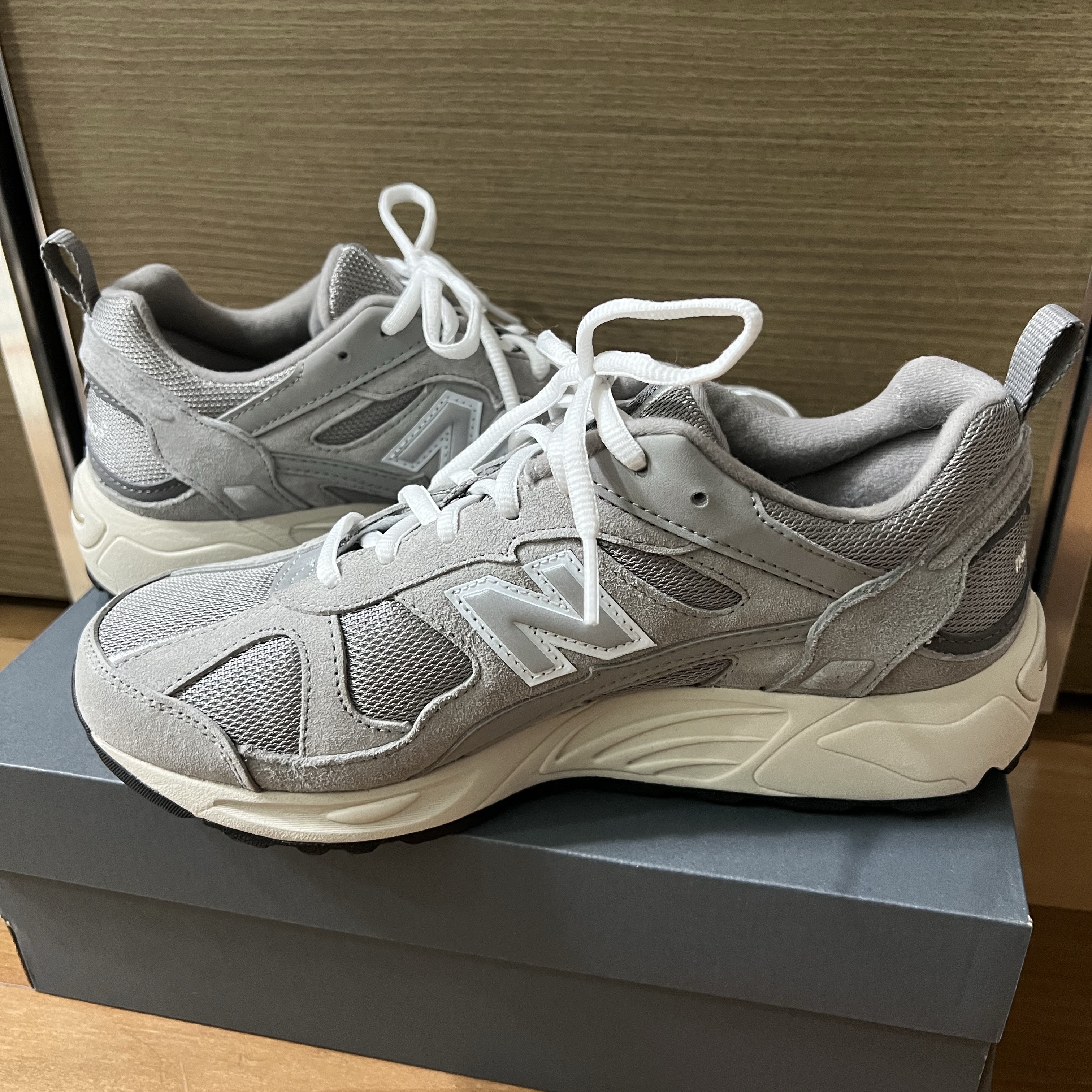 New Balance 878 Gray 착용 스타일