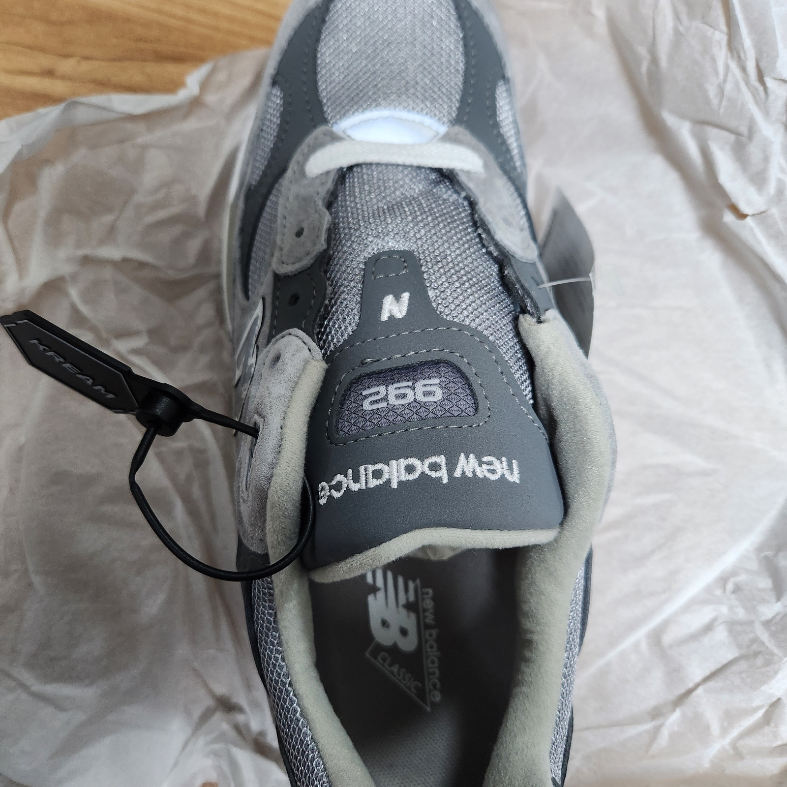 New Balance 992 Made in USA Grey - D Standard 착용 스타일