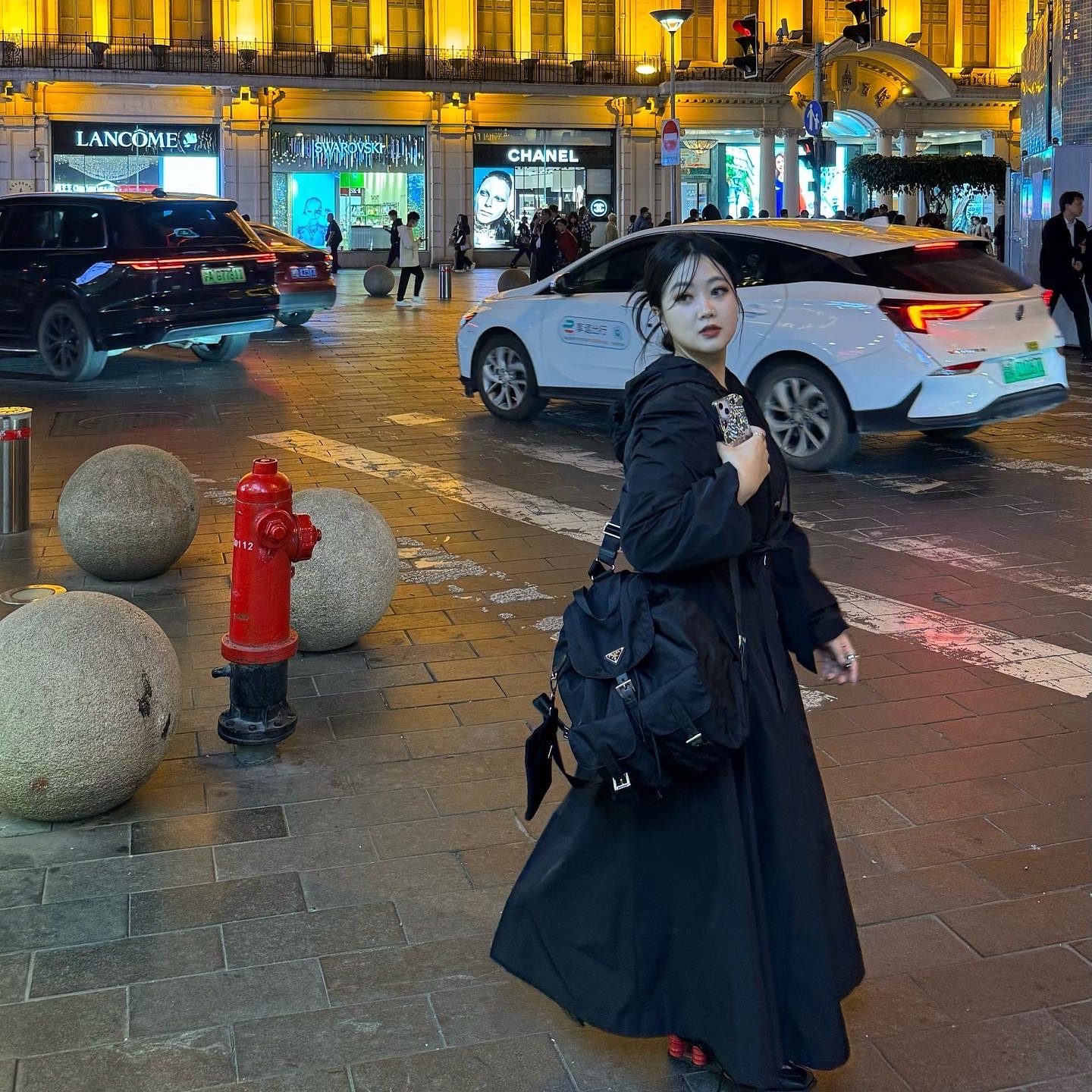 Prada Re-Nylon Medium Backpack Black, Nike x Martine Rose Shox MR4 Black 착용 스타일 - 1