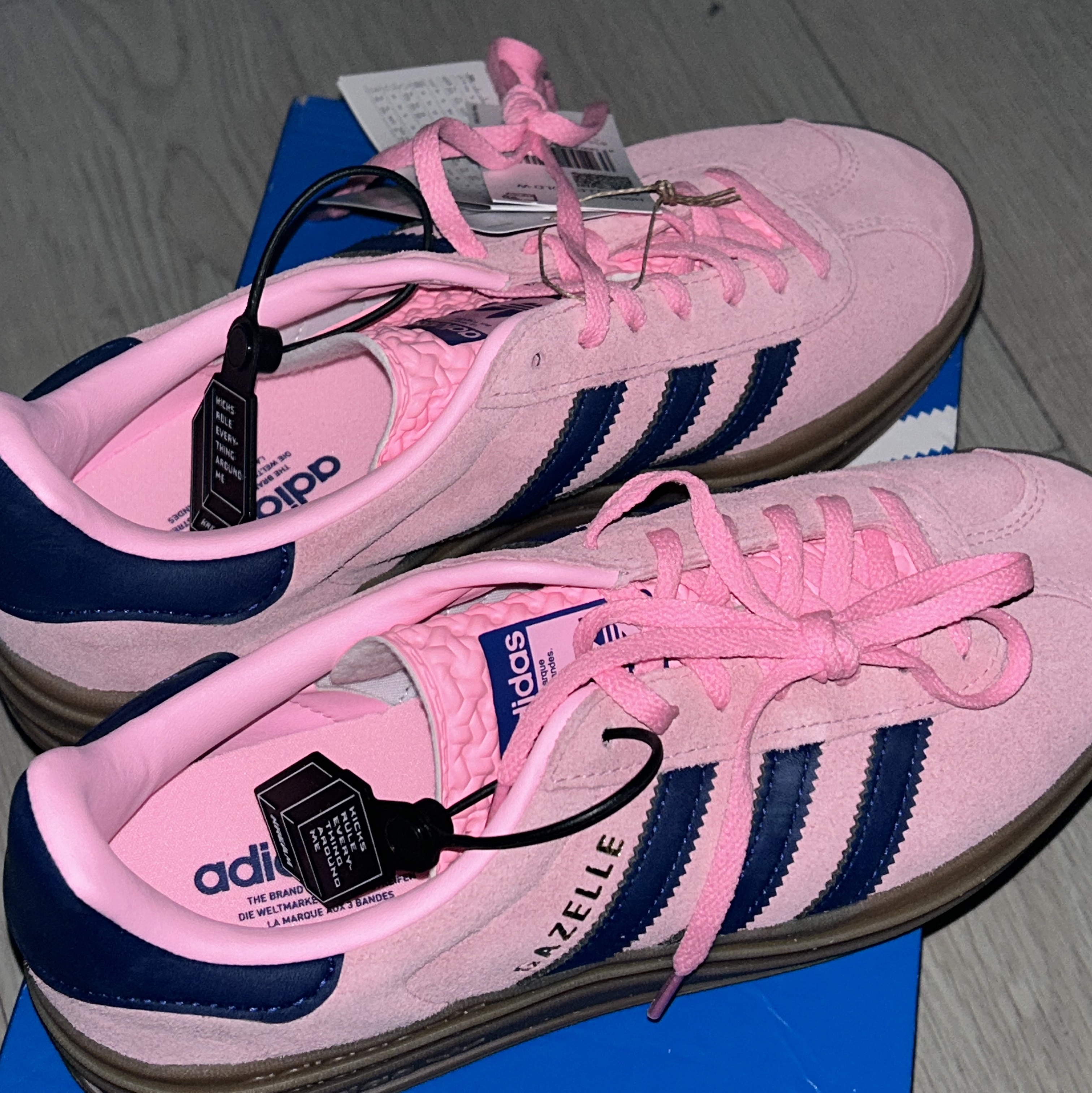 (W) Adidas Gazelle Bold Pink Glow Victory Blue 착용 스타일 - 4