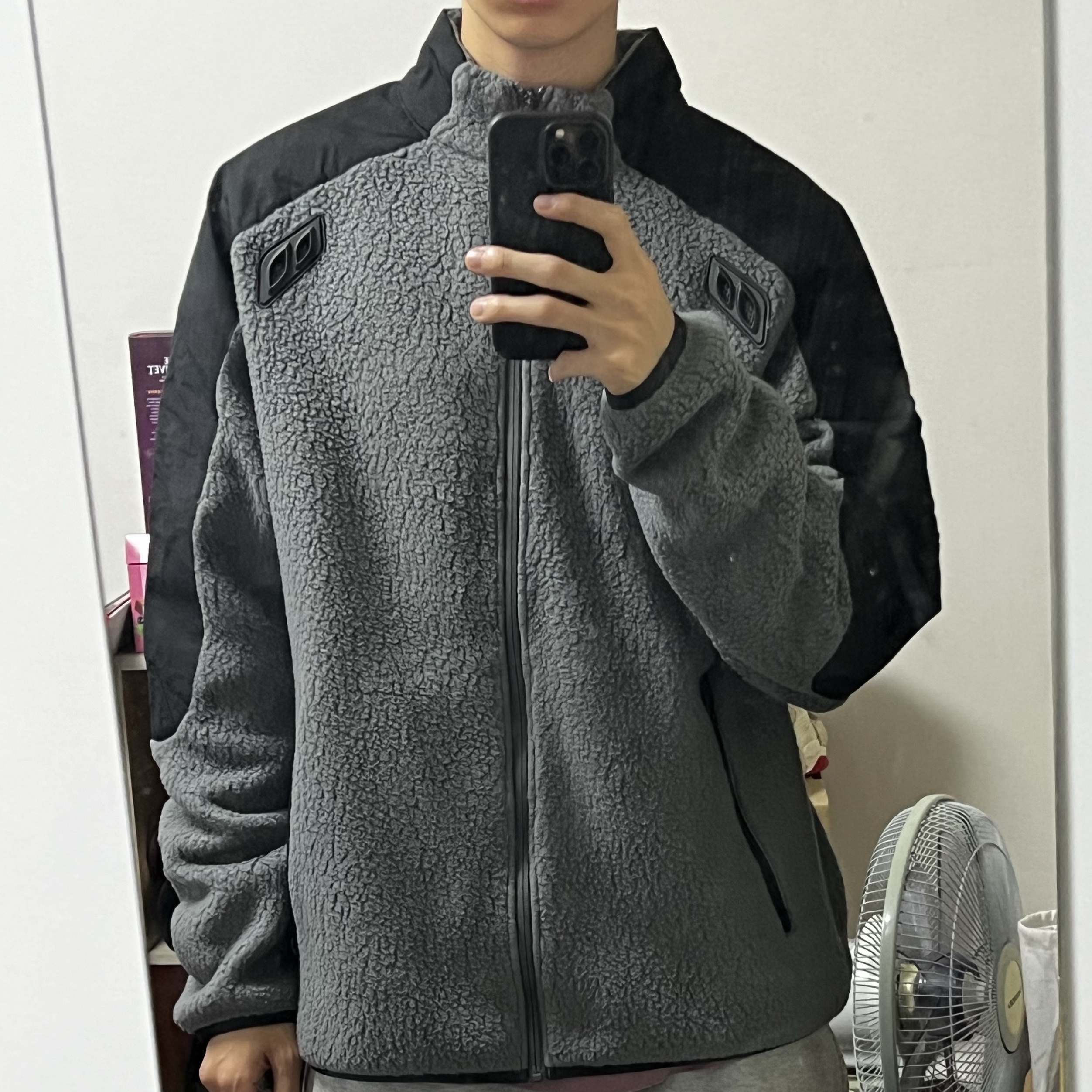 Nike x Drake Nocta 8K Peaks Track Jacket Iron Grey (DV3635-068) 착용 스타일 - 1