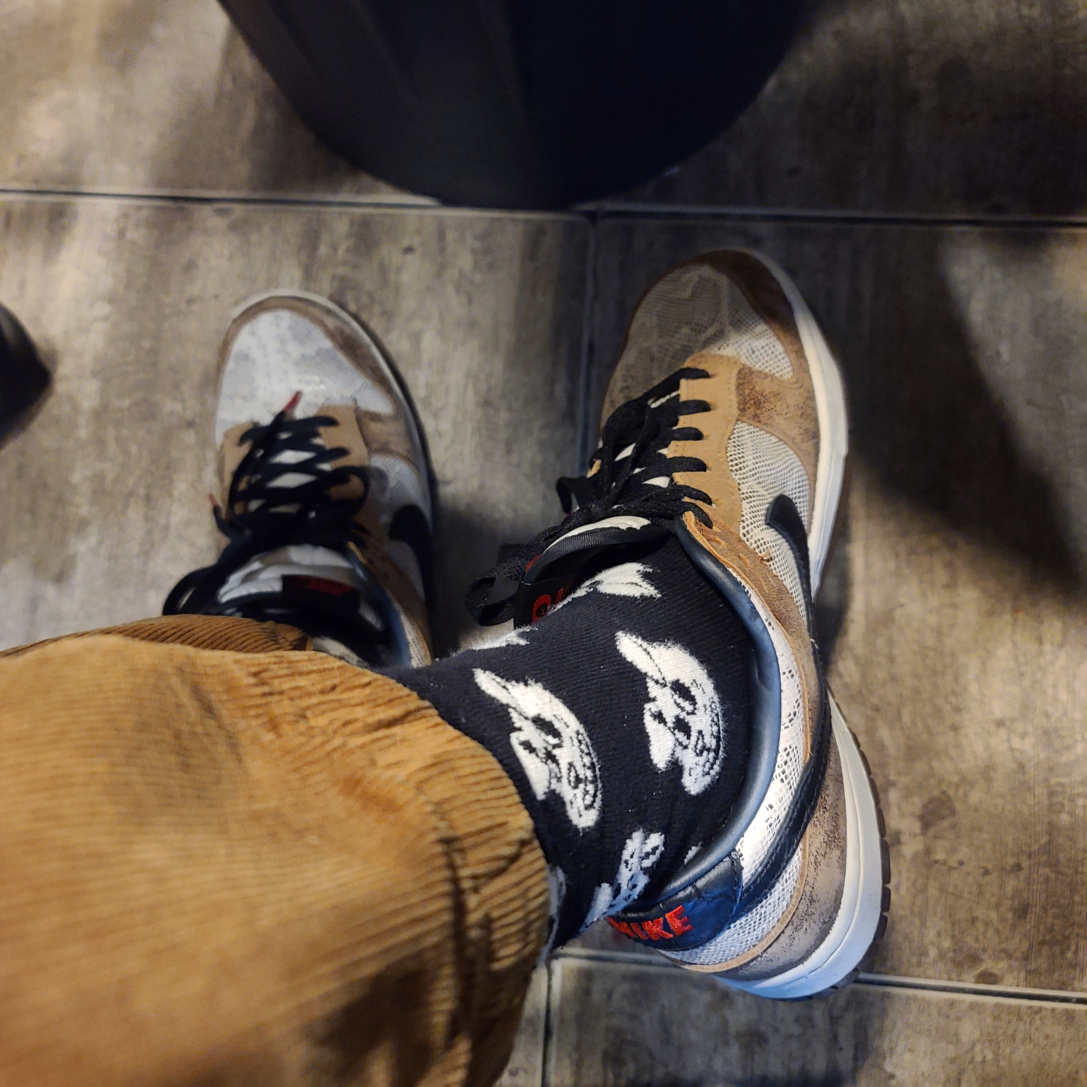 Nike Dunk Low PRM Head to Head 착용 스타일