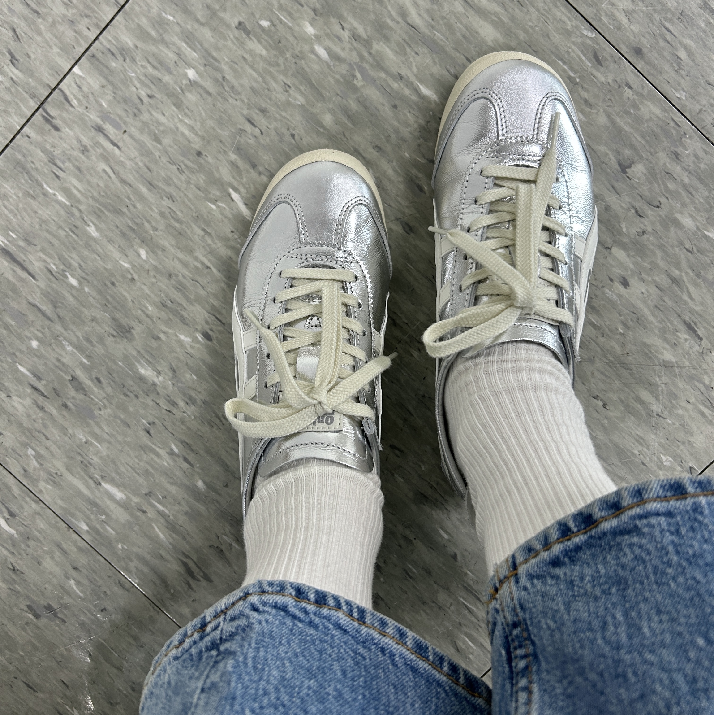Onitsuka Tiger Mexico 66 White Silver 착용 스타일 - 1