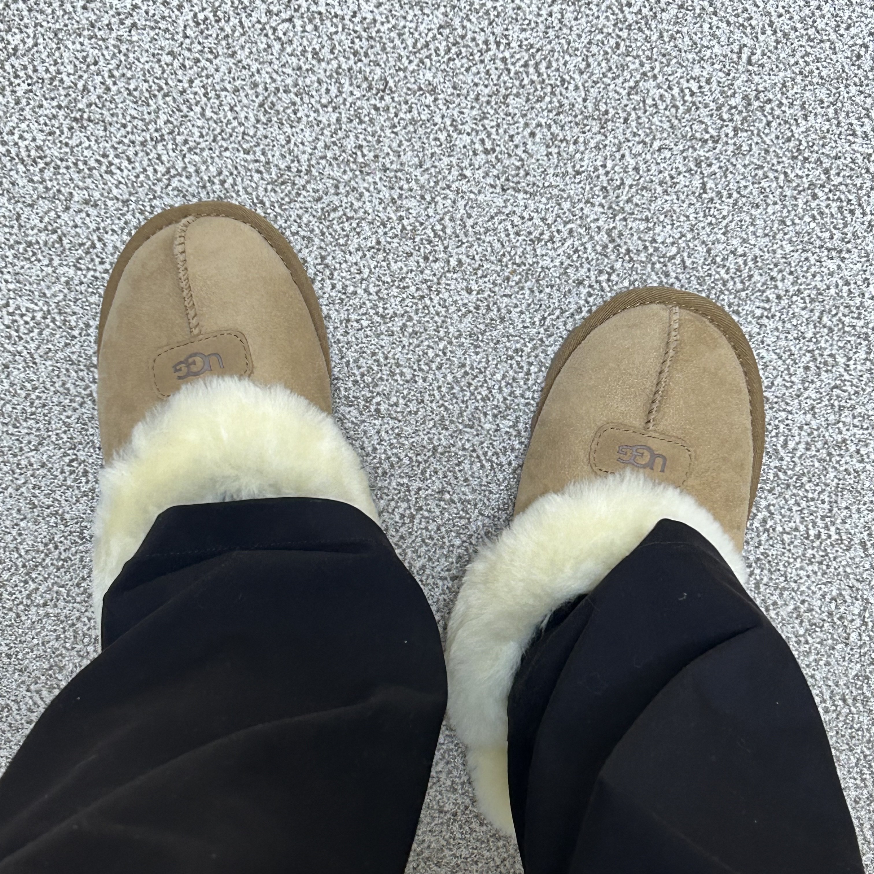 (W) UGG Coquette Slipper Chestnut 착용 스타일 - 2