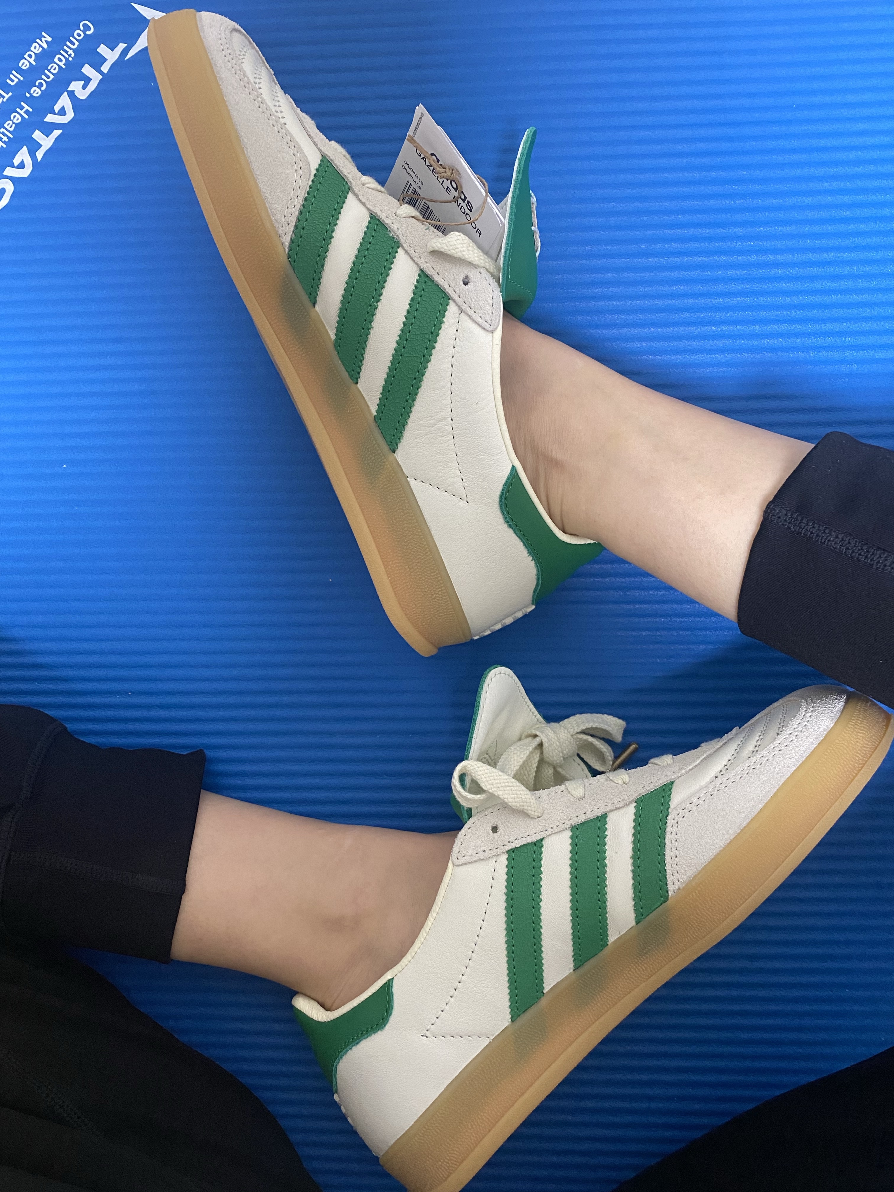 Adidas x Foot Industry Gazelle Indoor Off White Green 착용 스타일 - 1
